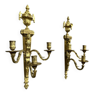 Très importante paire d'appliques Empire aux cariatides en bronze doré