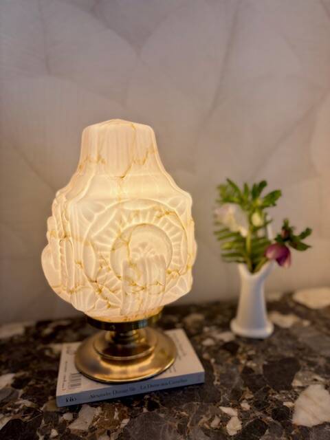 Lampe Art Déco Building en opaline marbrée