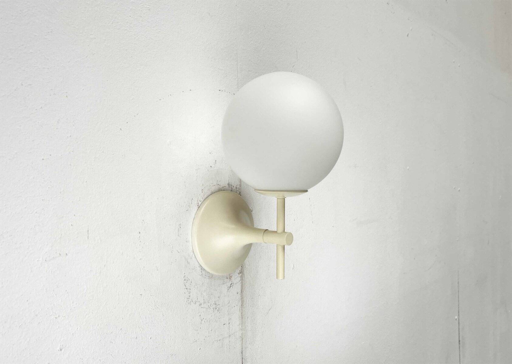 Swiss wall lamp from the modern space age of the mid-century by E.R. Nele for Temde, 1960s.
