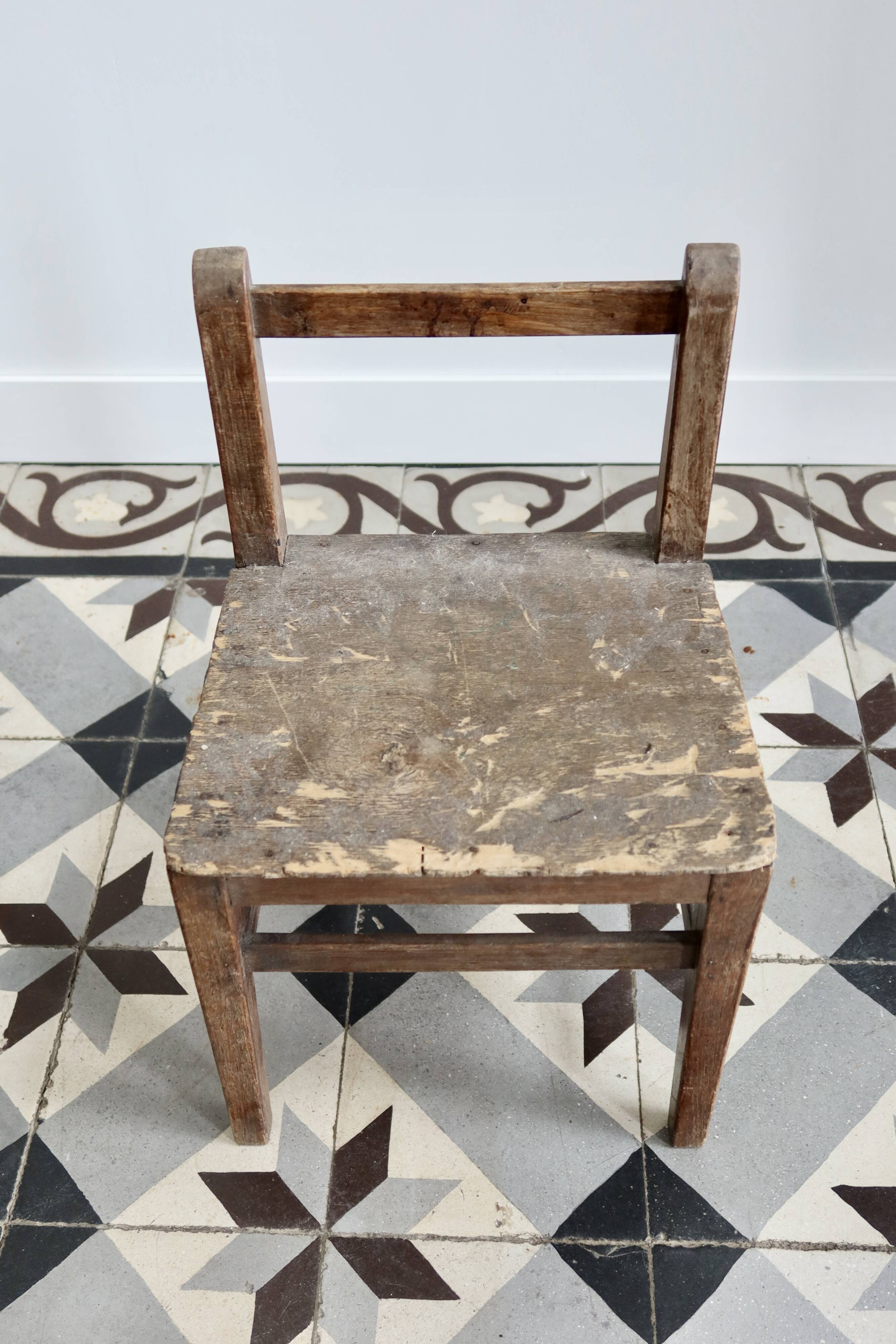 Chaise d’enfant ancienne en bois