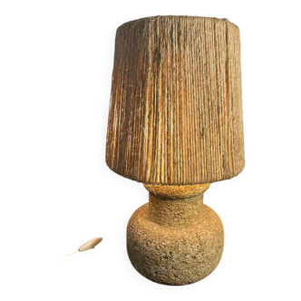 Lampe en pierre recomposée abat jour corde