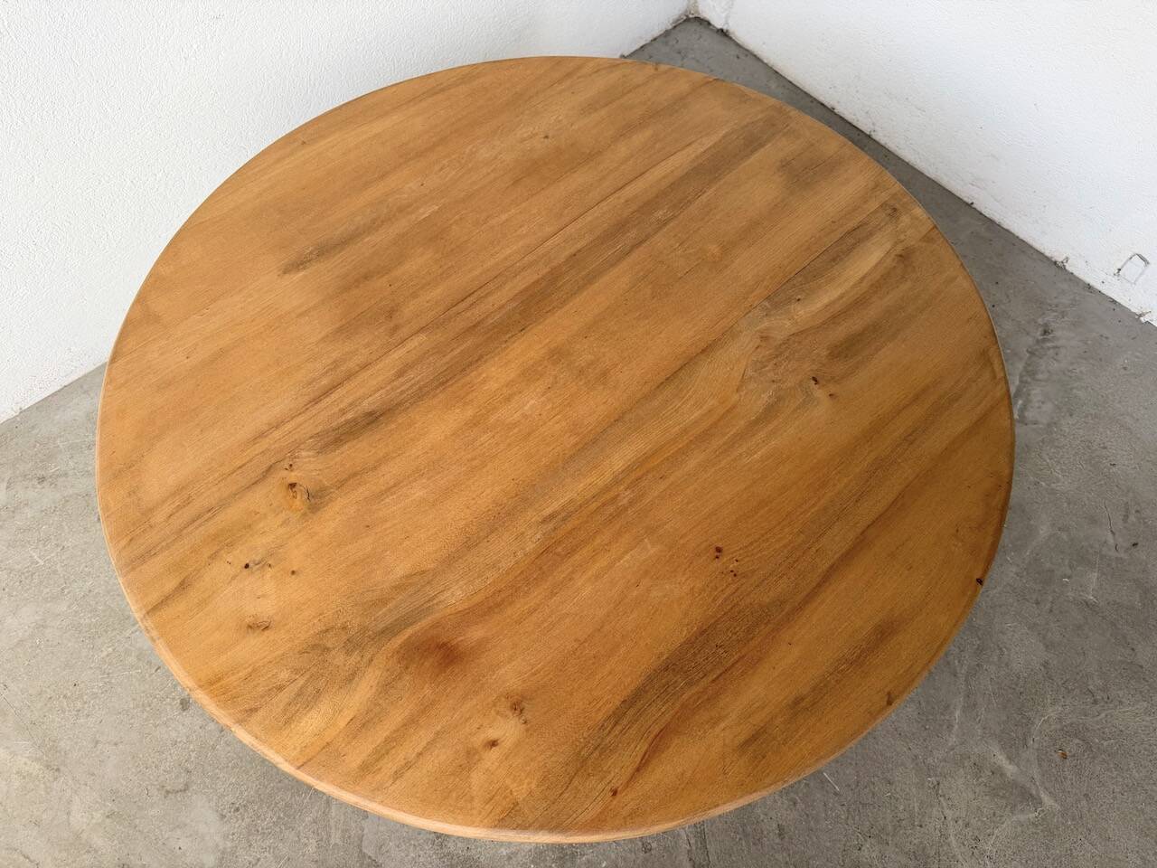 Round modernist coffee table, elm, 1950s.