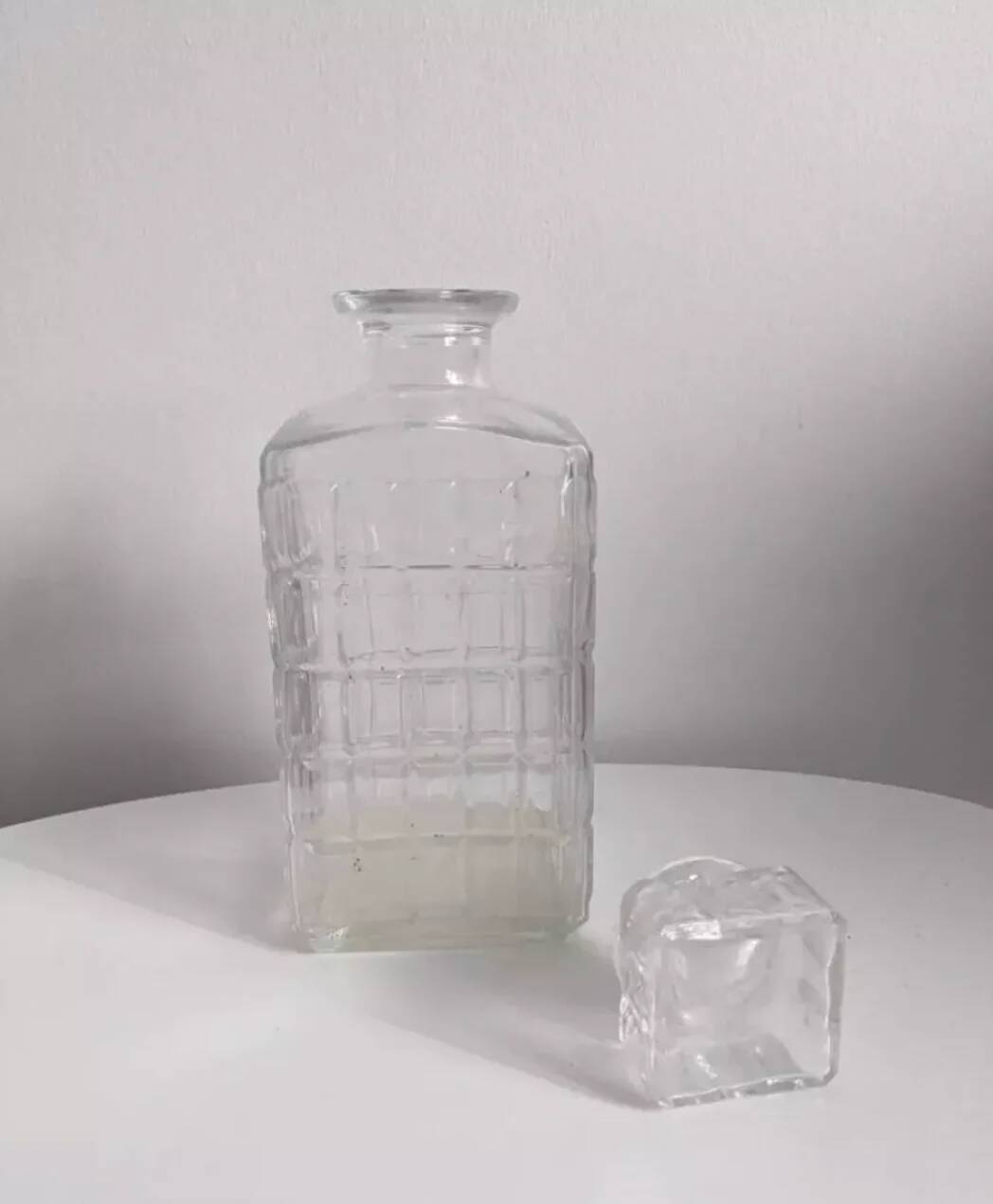 Whiskey decanter