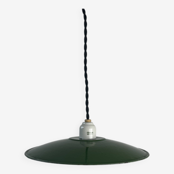 Suspension industrielle ancienne emaillee verte 24 cm