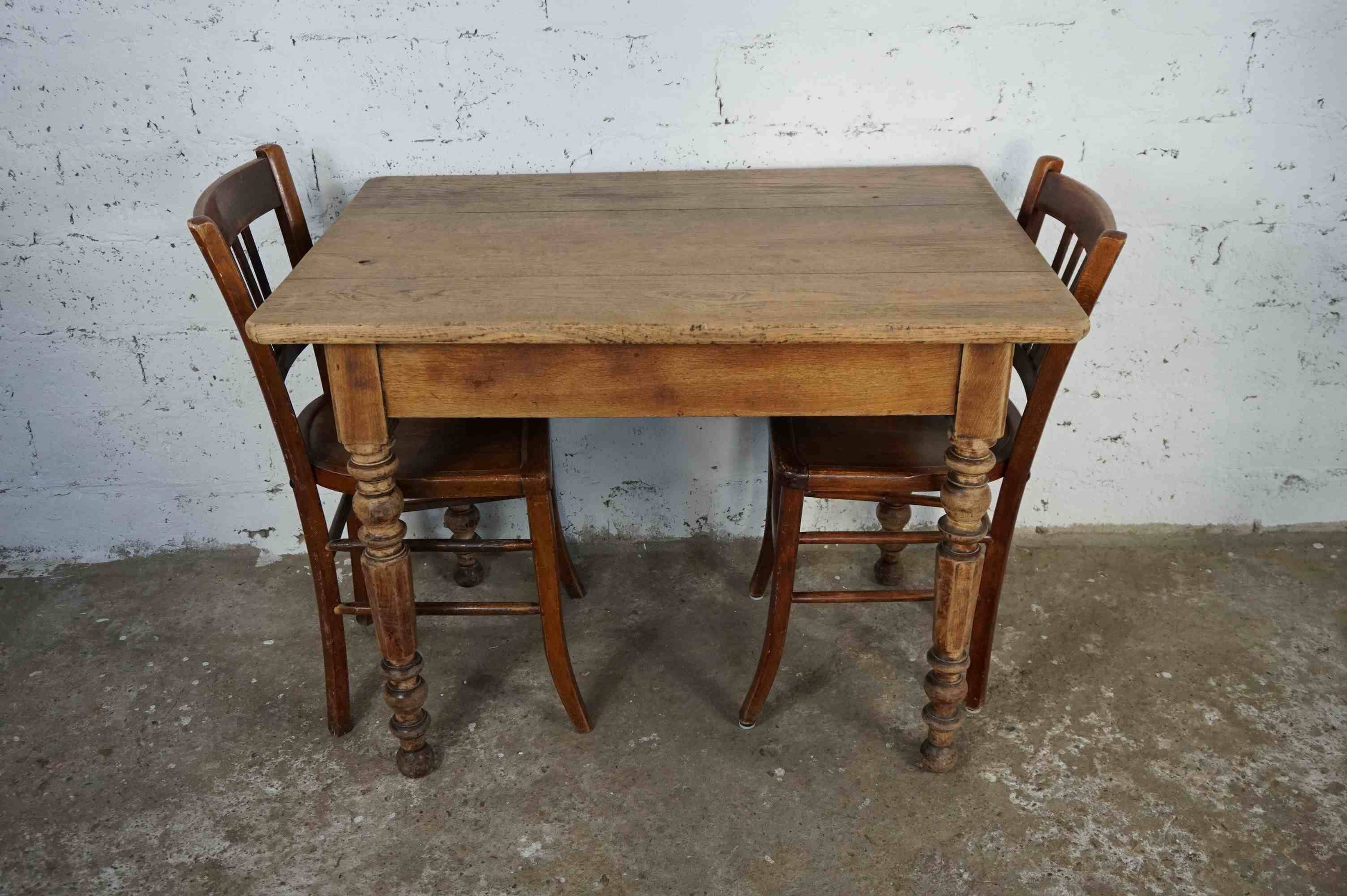 Table bistrot ou bureau vintage en chêne massif