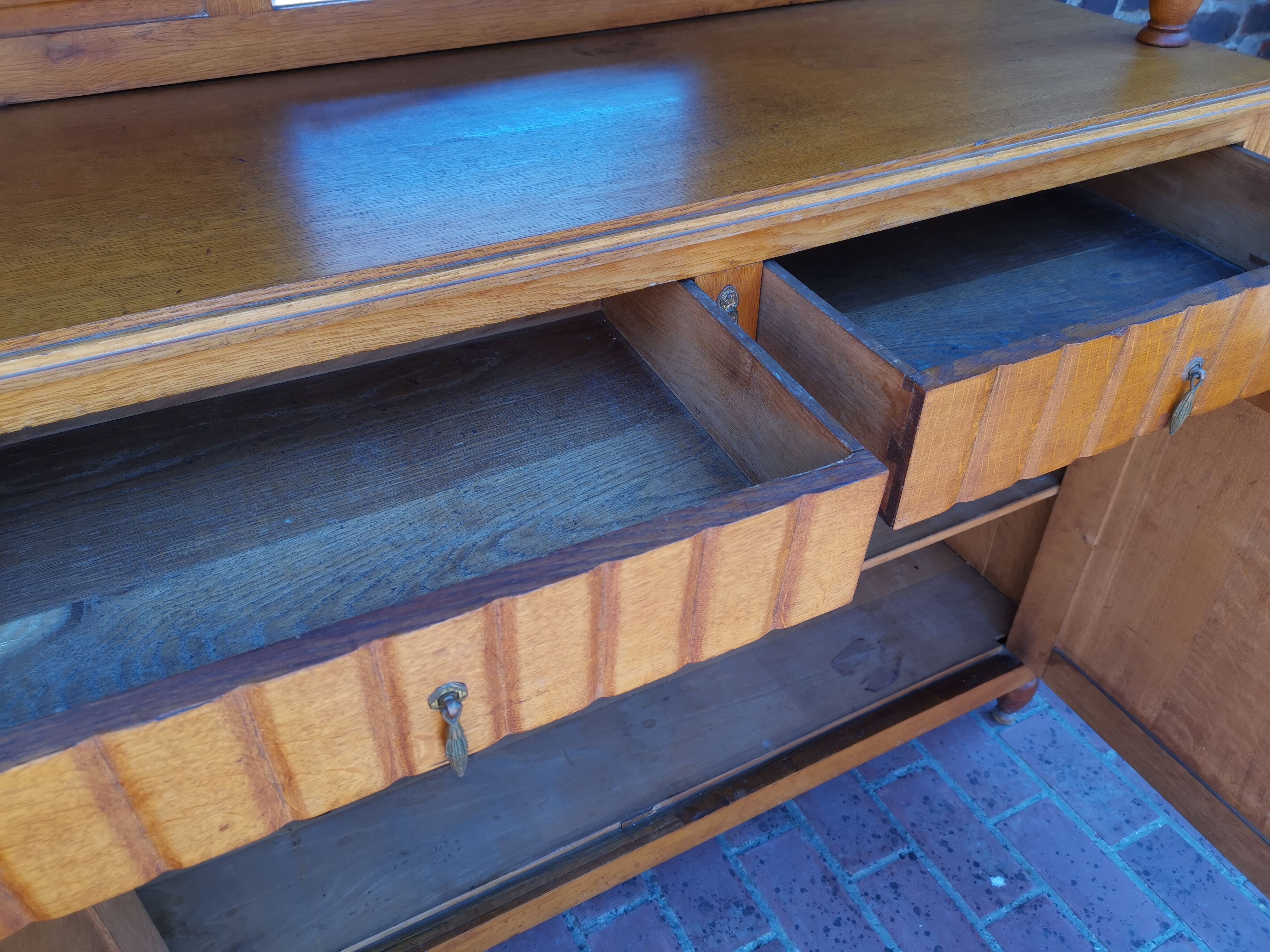 Buffet 2 body floral pattern 1929