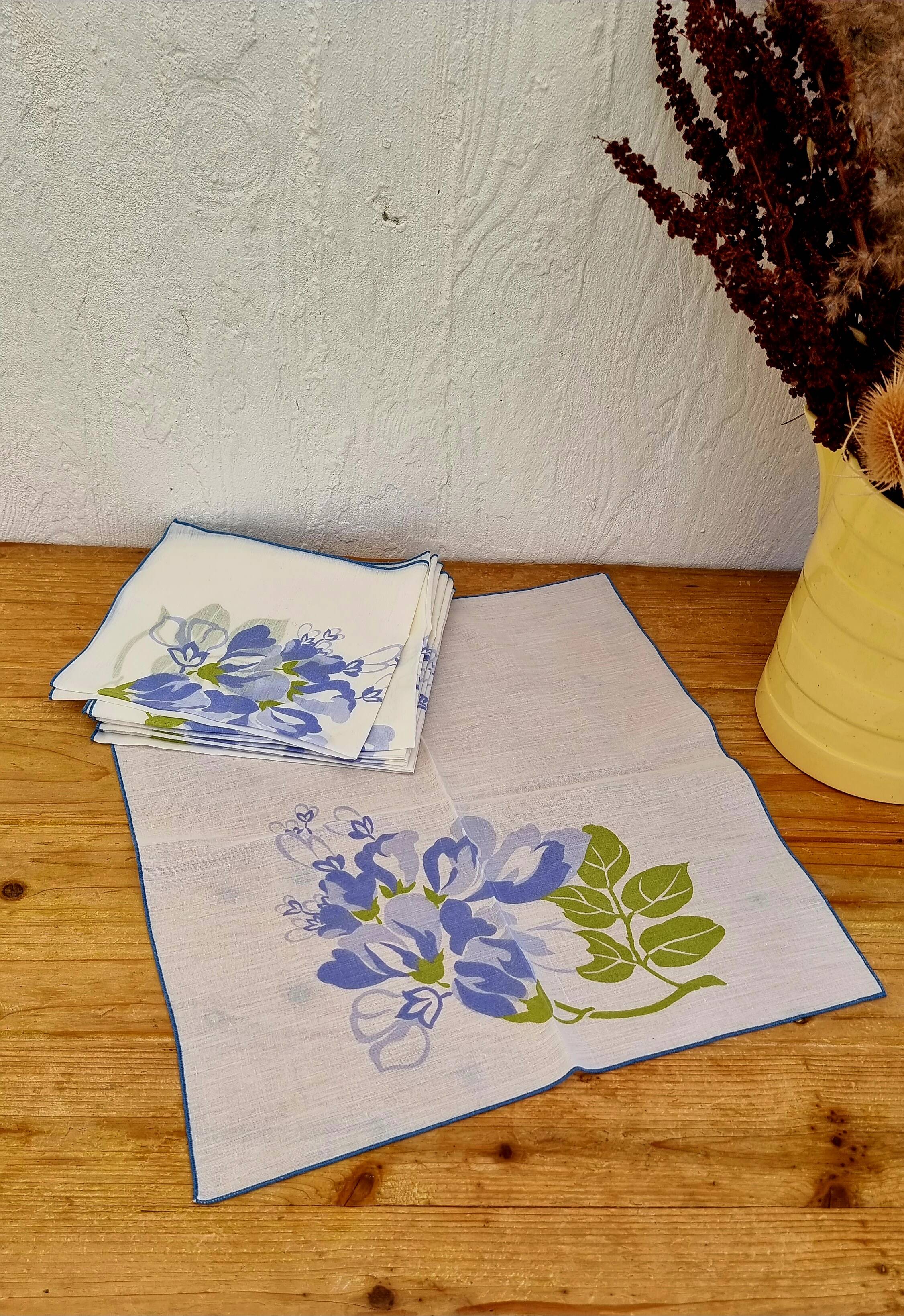 Set of 8 vintage blue floral napkins