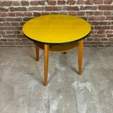 Vintage coffee table with shelf