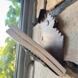 Porte-revues ou porte-courriers mural vintage 1960’s en métal marron