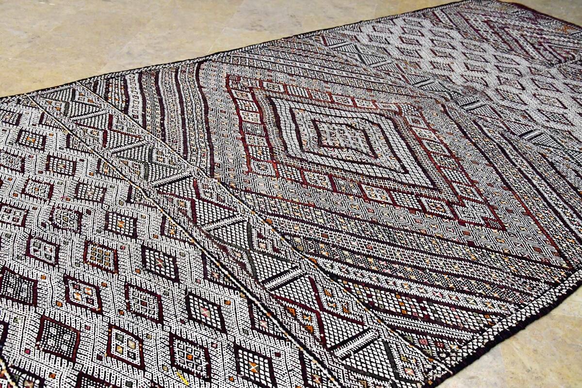 Berber rug Kilim Zayane Vintage