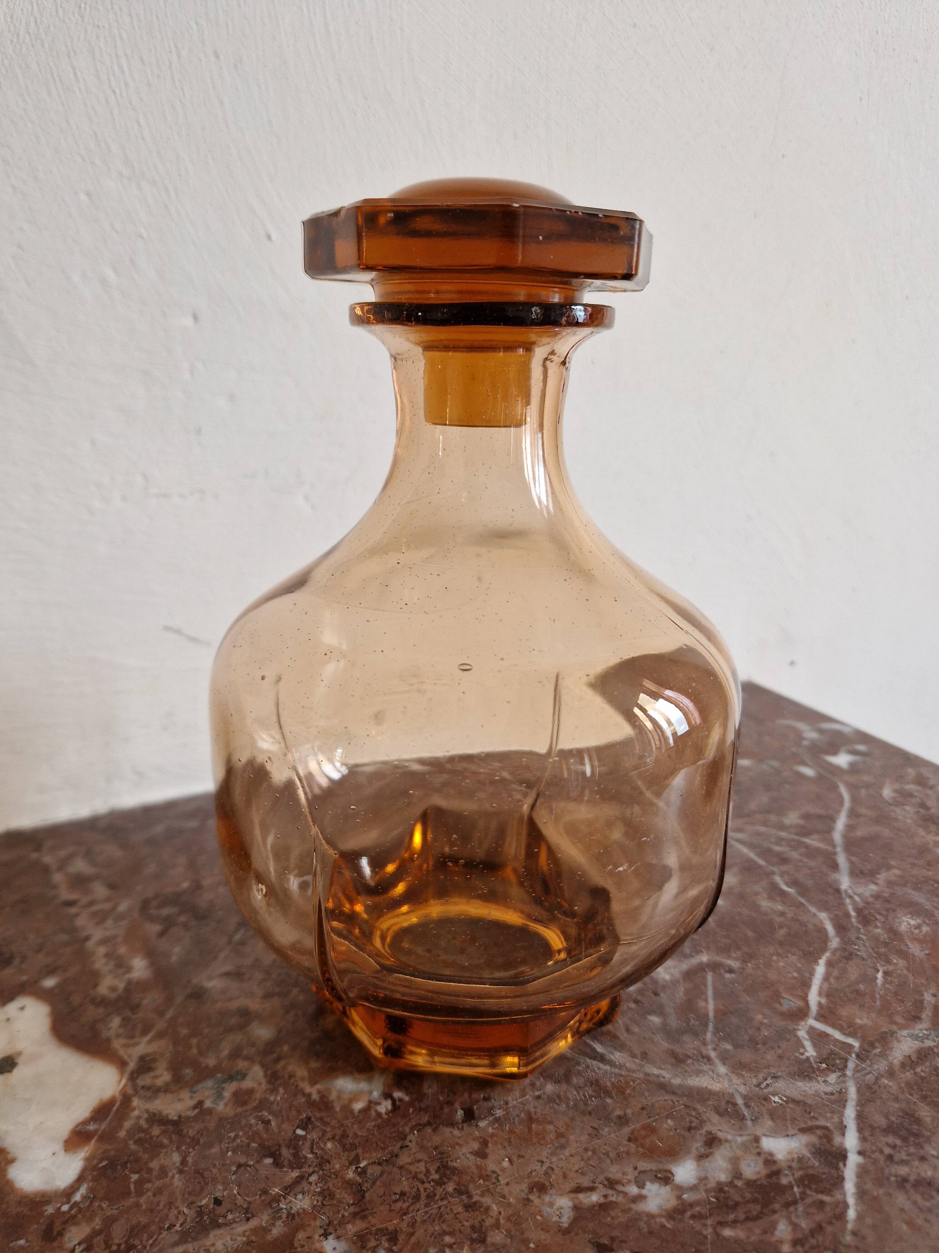 Carafe en verre topaze ambré Art Déco