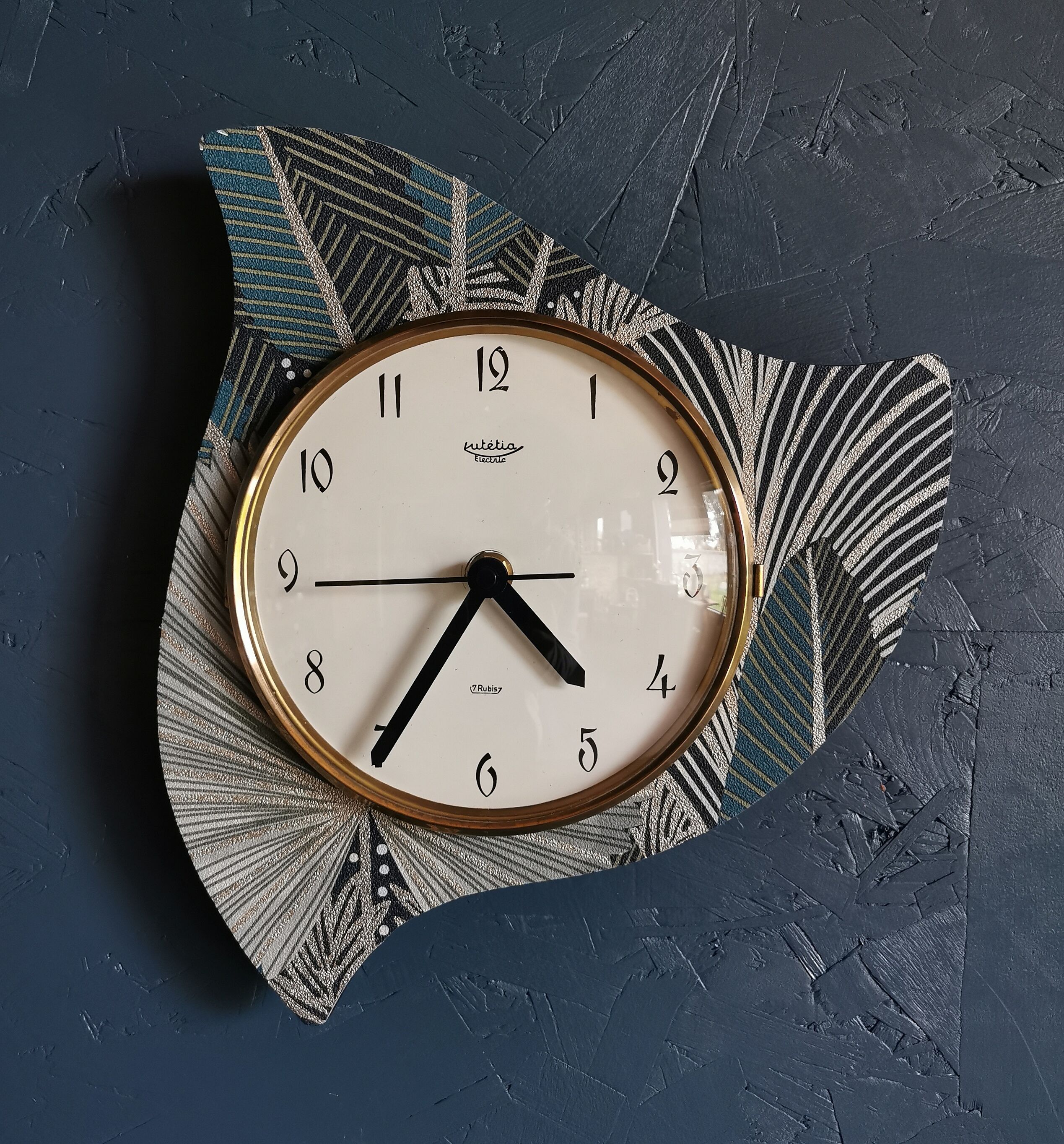 Vintage clock silent asymmetrical wall clock "Lutetia golden green"