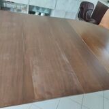Oval dining table - brand: Ligne Roset