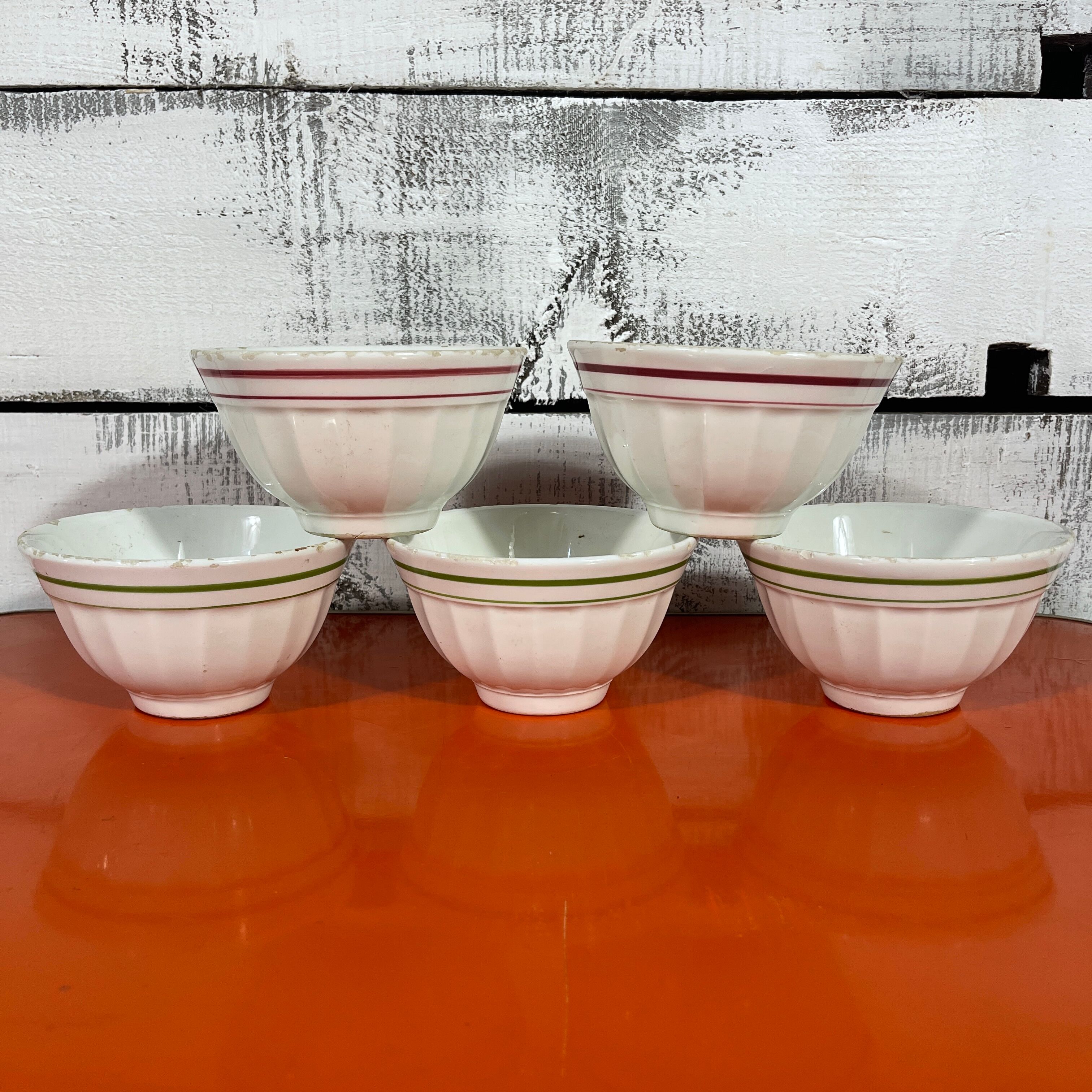 Set of 5 vintage bowls