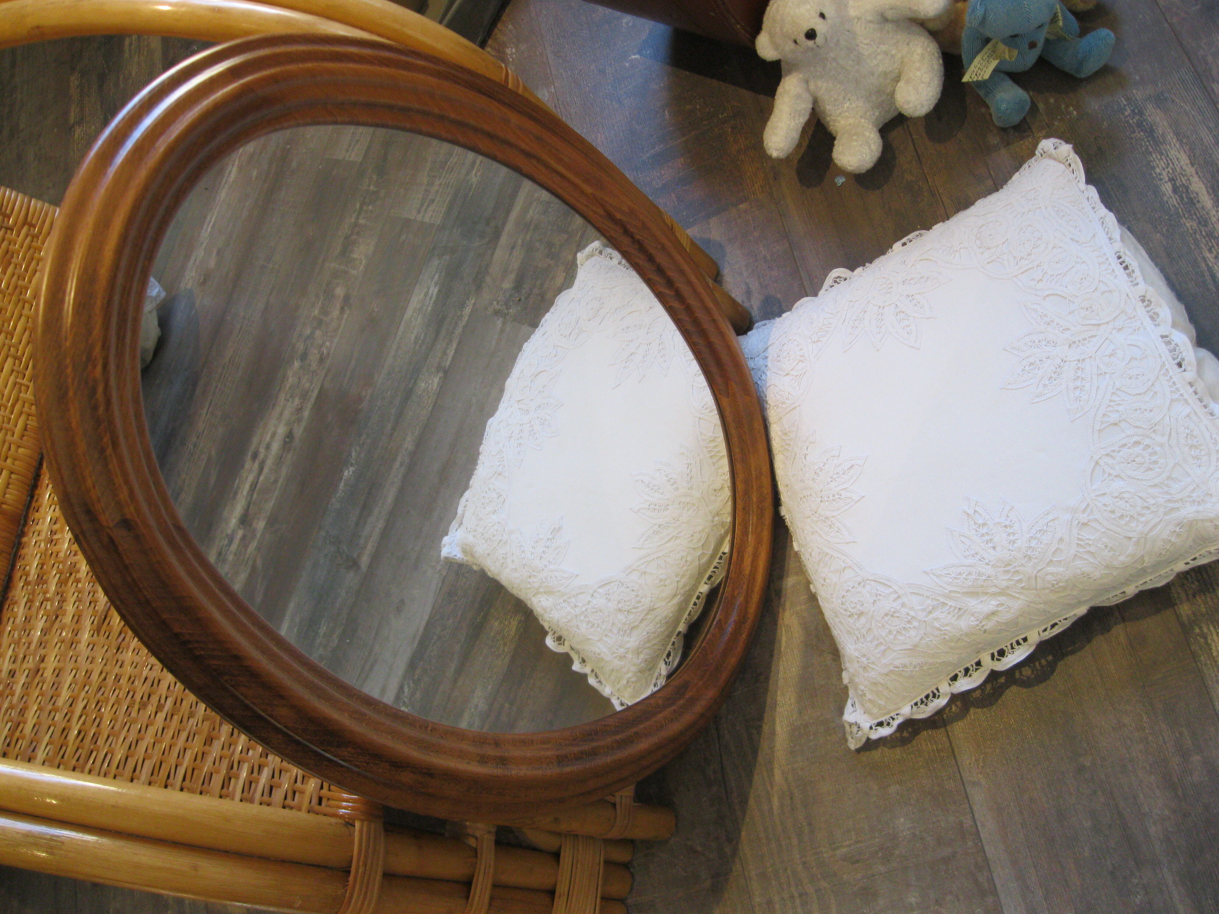 Mirror oval wood molding