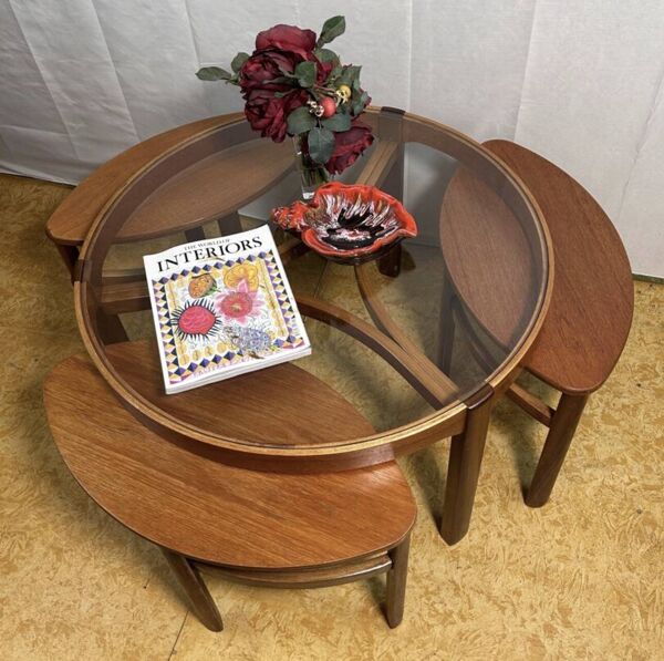 Table basse trinité en teck rétro vintage des années 60 par Nathan.