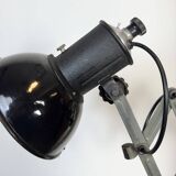 Applique industrielle en forme de ciseaux en émail noir, années 1950