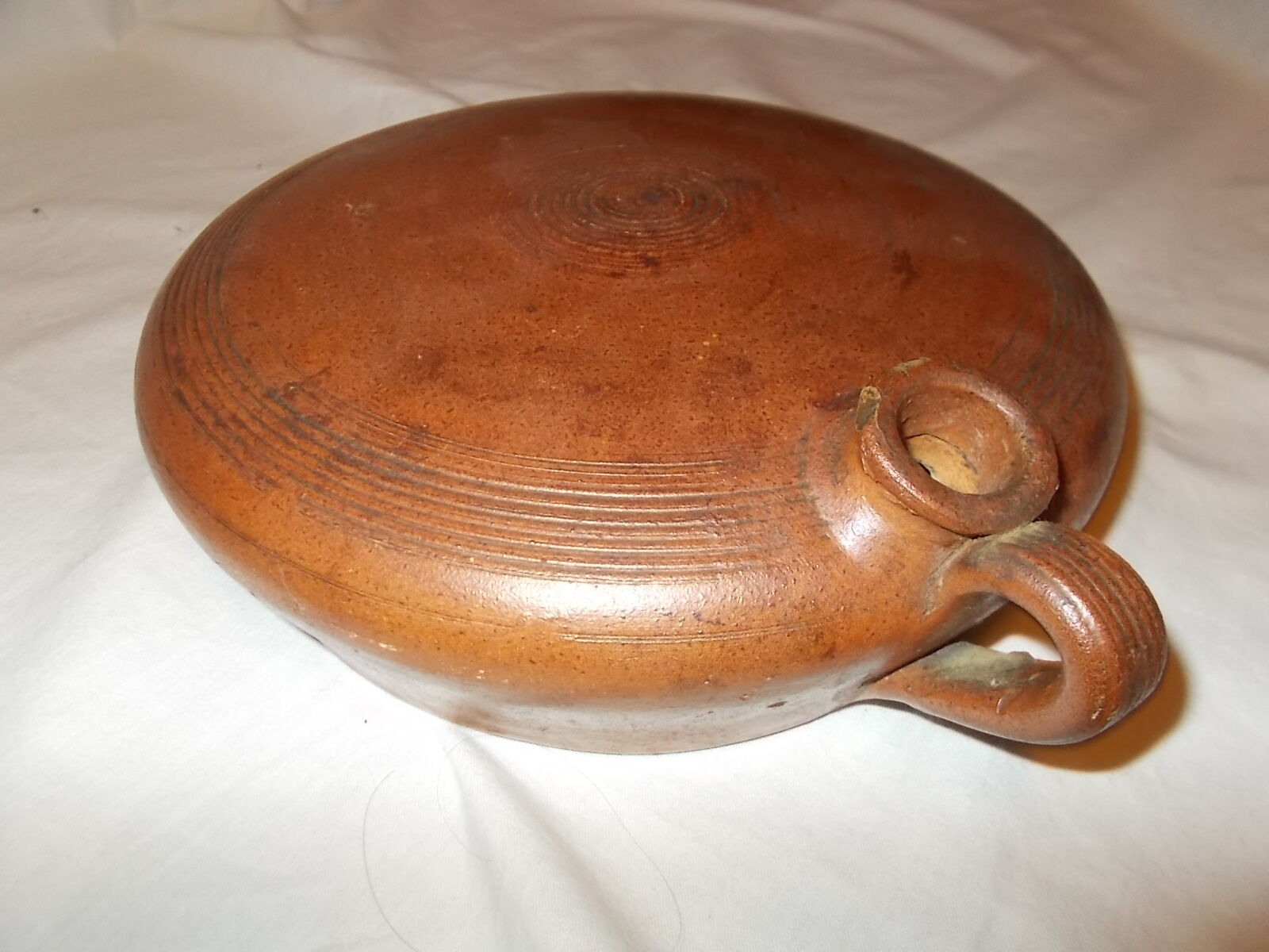 Flat stoneware dish