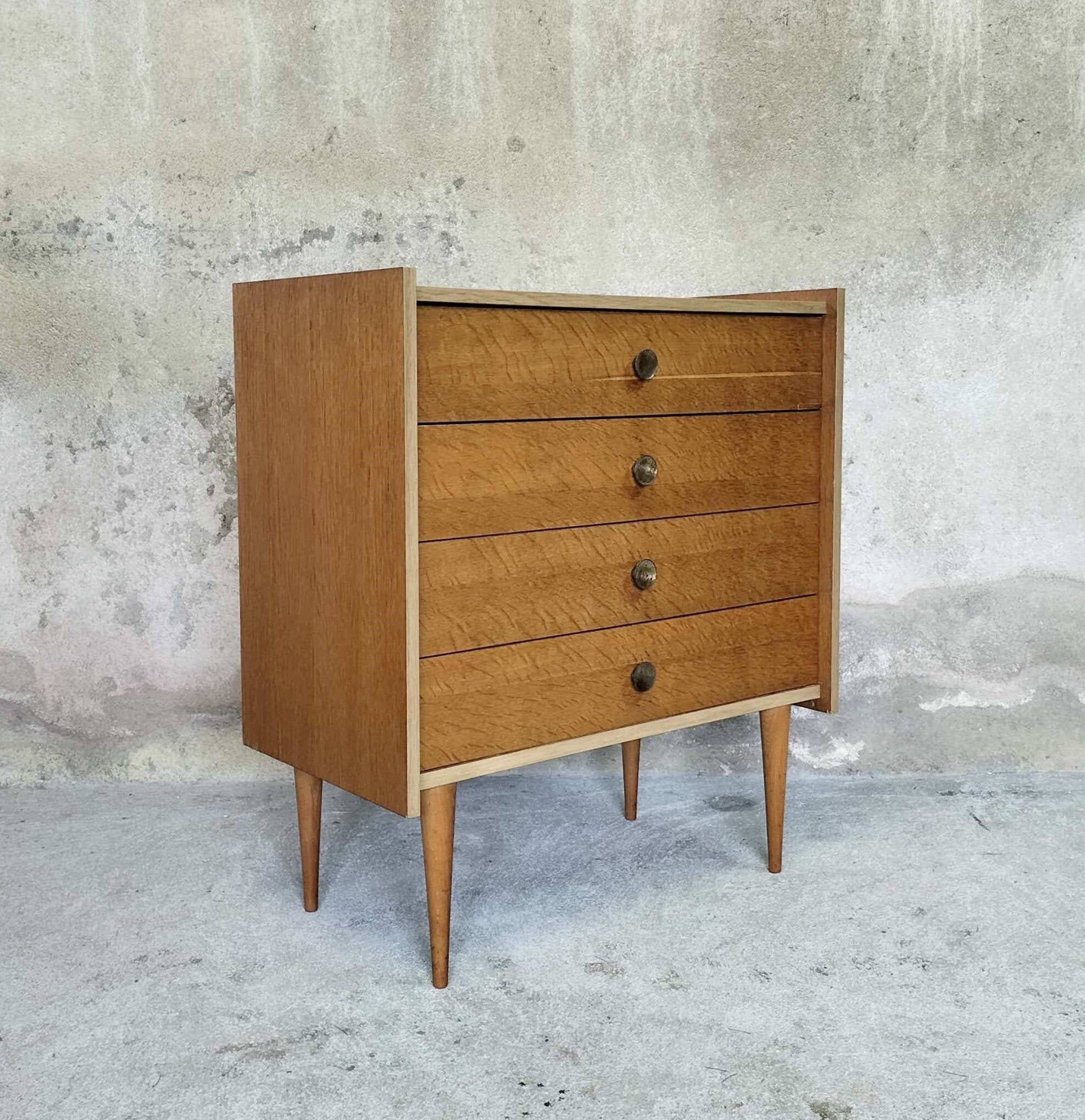 Small vintage chest of drawers.