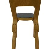 Chaise vintage modèle 65 par Alvar Aalto pour Artek (Linoléum noir)