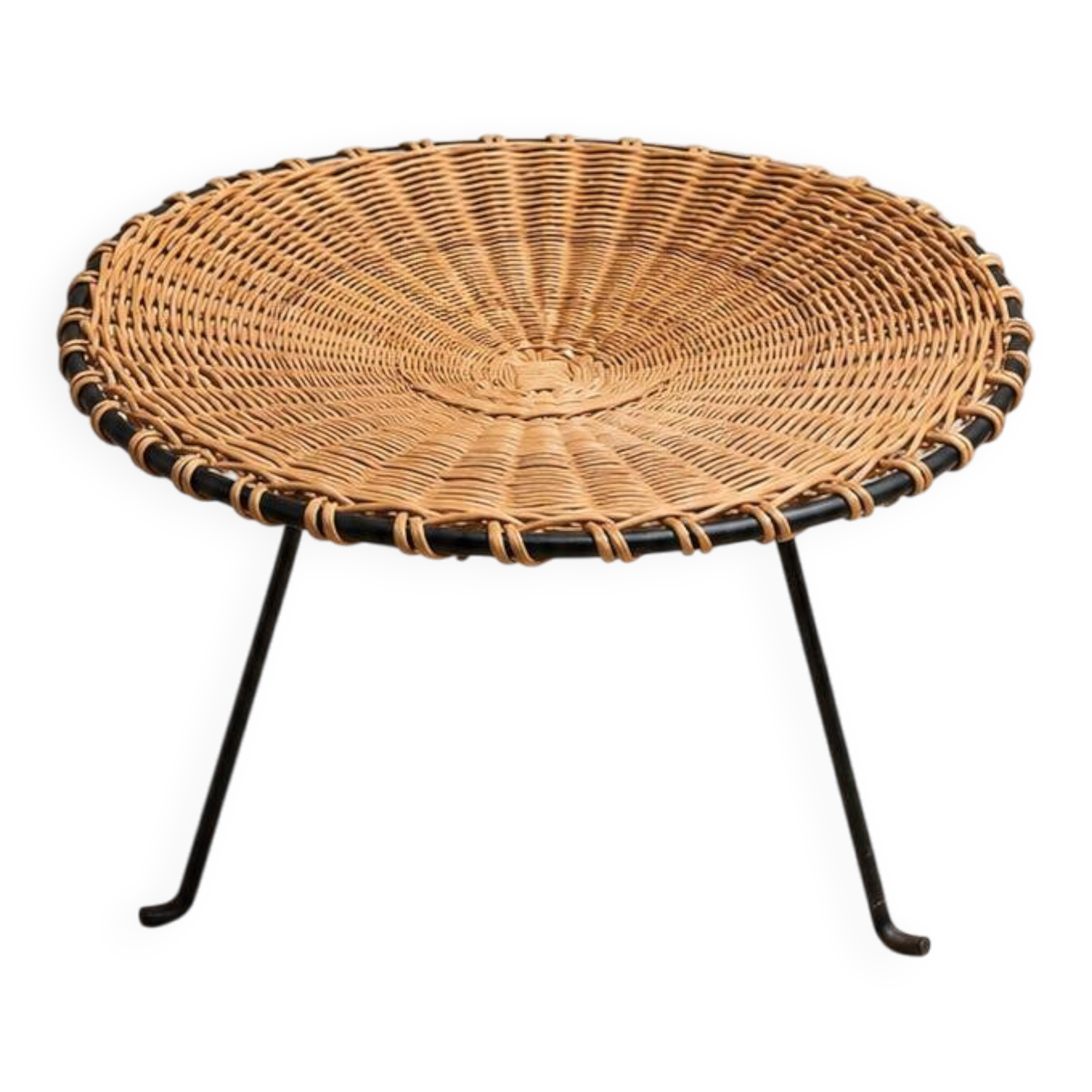 Small vintage tripod stool in woven rattan and black metal, dating from the 1970s.