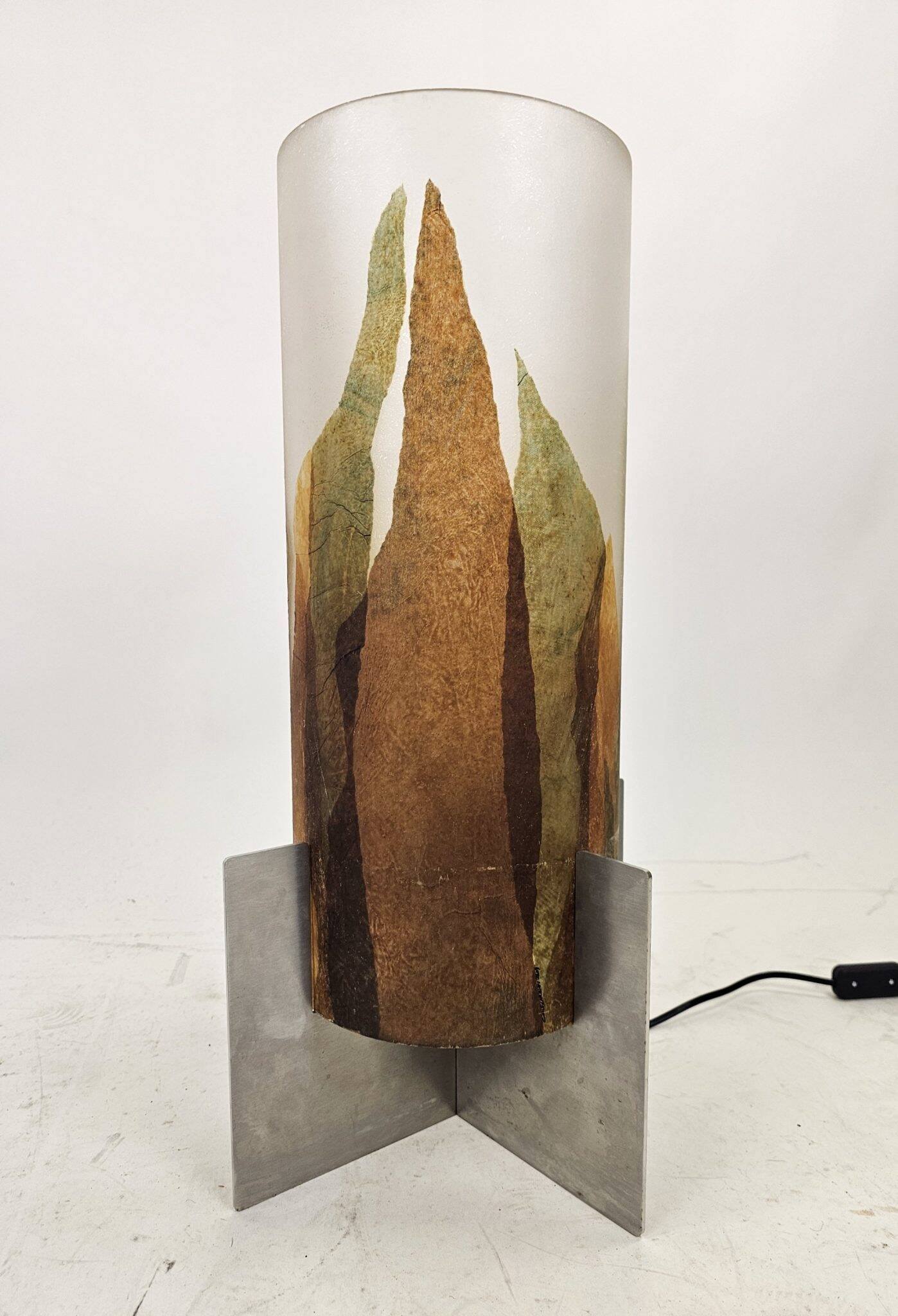 Italian table lamp with leaf theme