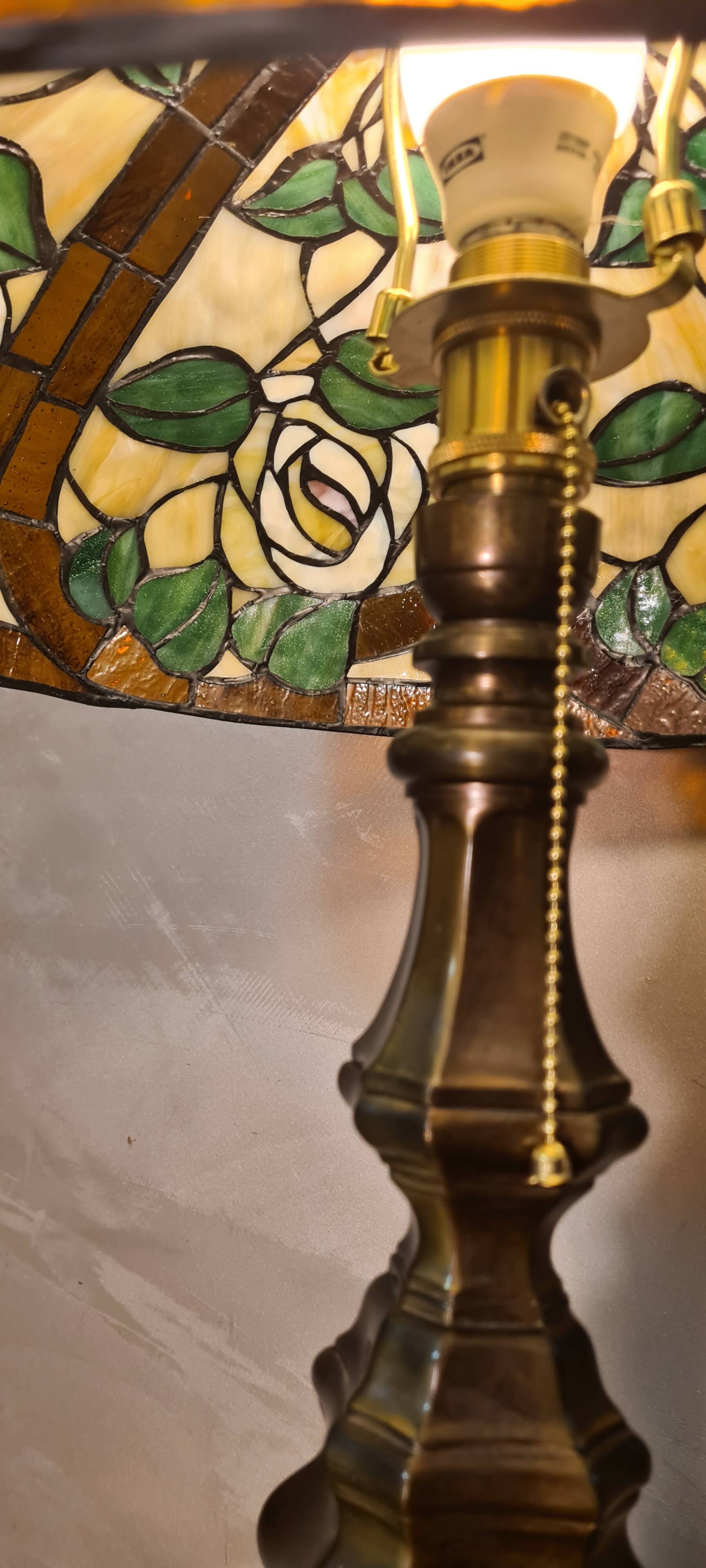 Large brass lamp, 1970, 6kg, restored electrical wiring, 67x47cm stained glass lampshade