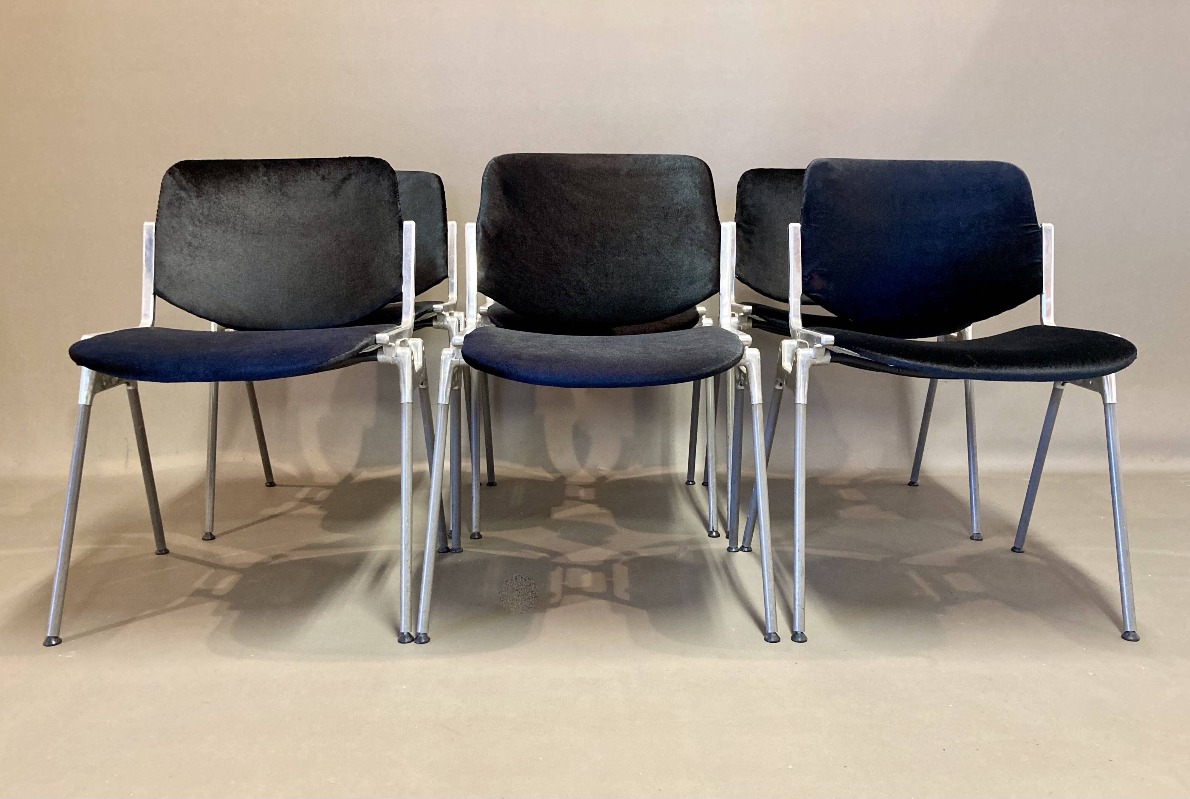 Set of 6 "GIANCARLO PIRETTI" chairs.