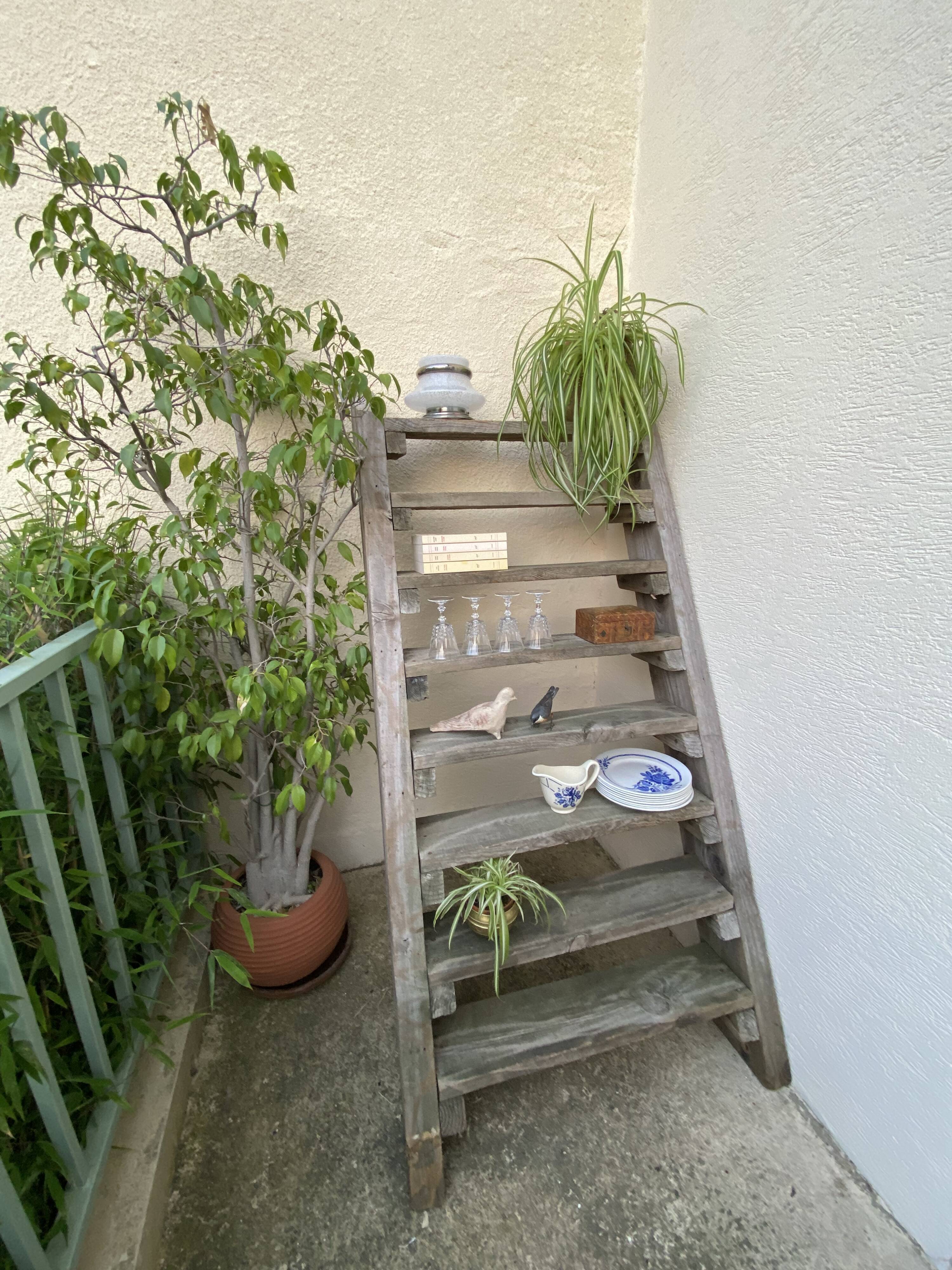 Workshop staircase in vintage raw wood