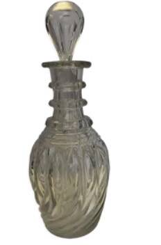 Carafe vintage en verre moulé