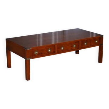 Table Basse à 3 Tiroirs Military Campaign en Bois d'If, Orme et Laiton, 1950s