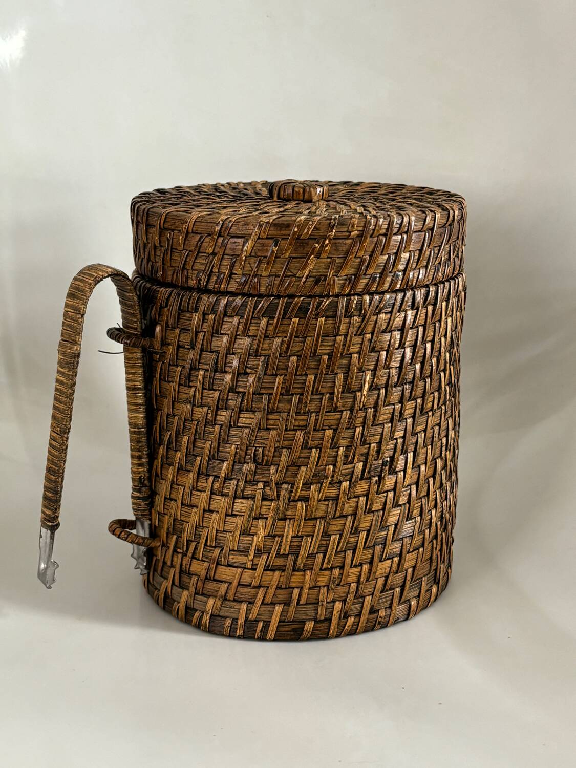 Rattan ice bucket with tongs
