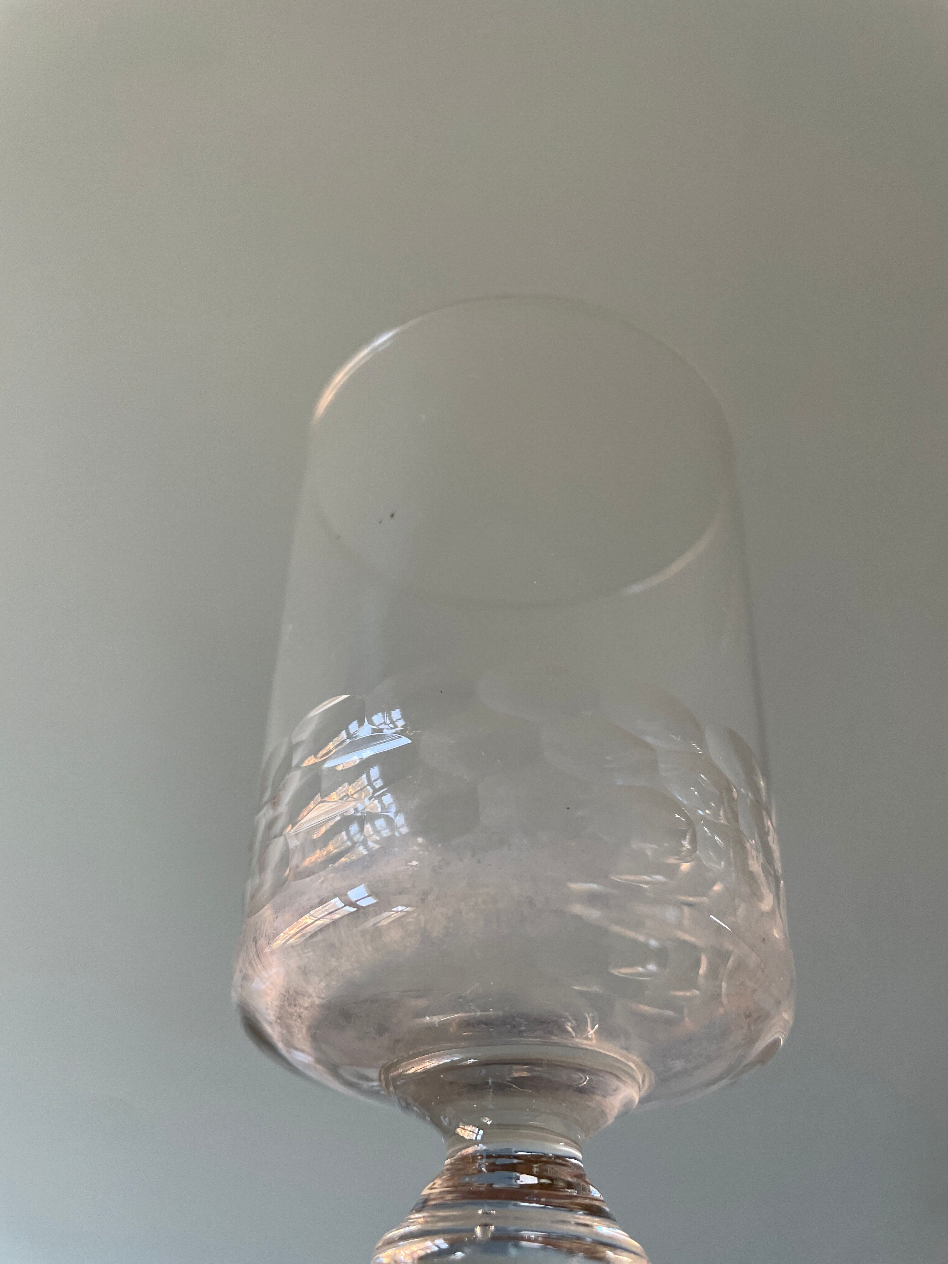 Lot de 4 verres à pieds anciens