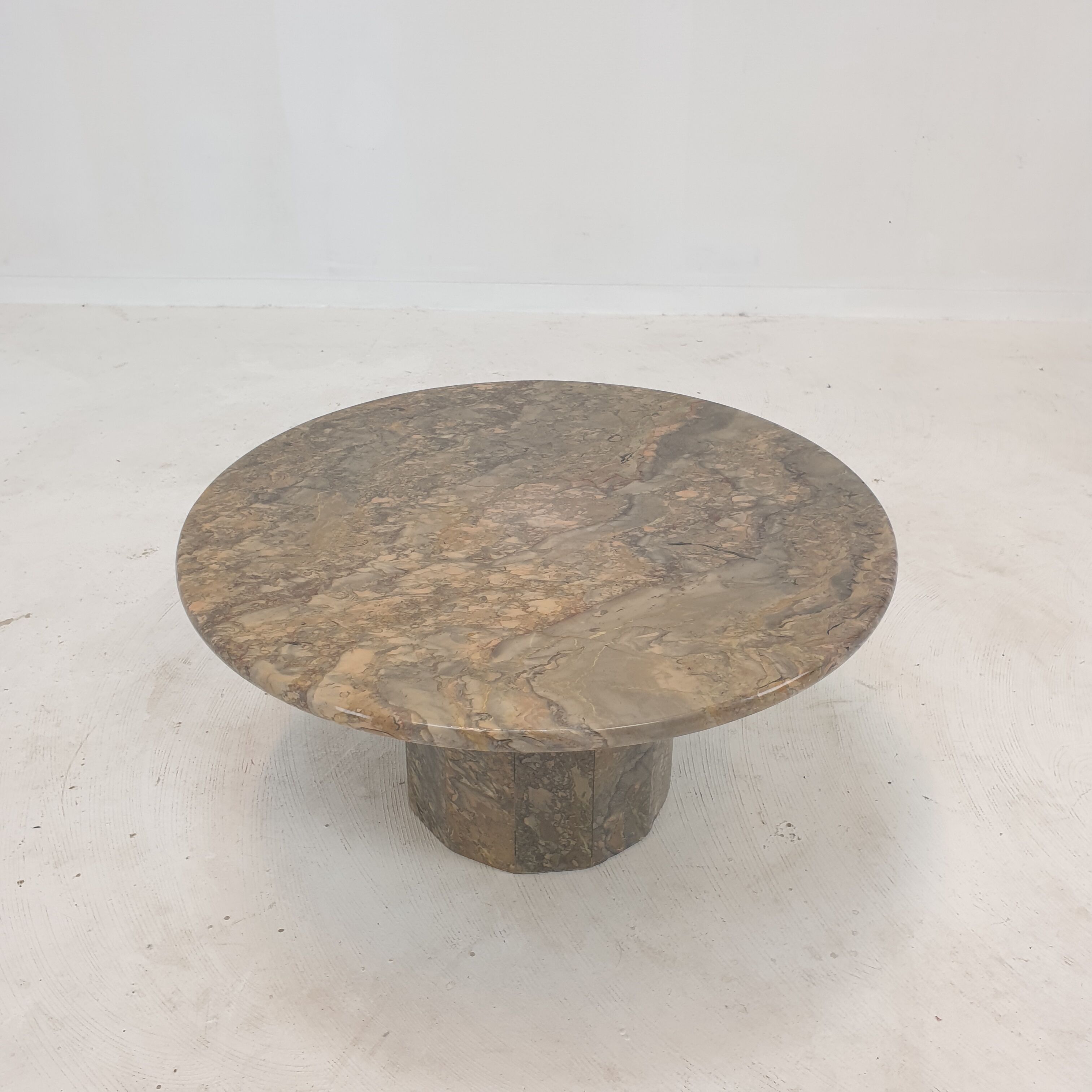 Round Italian Marble Coffee Table, 1980's