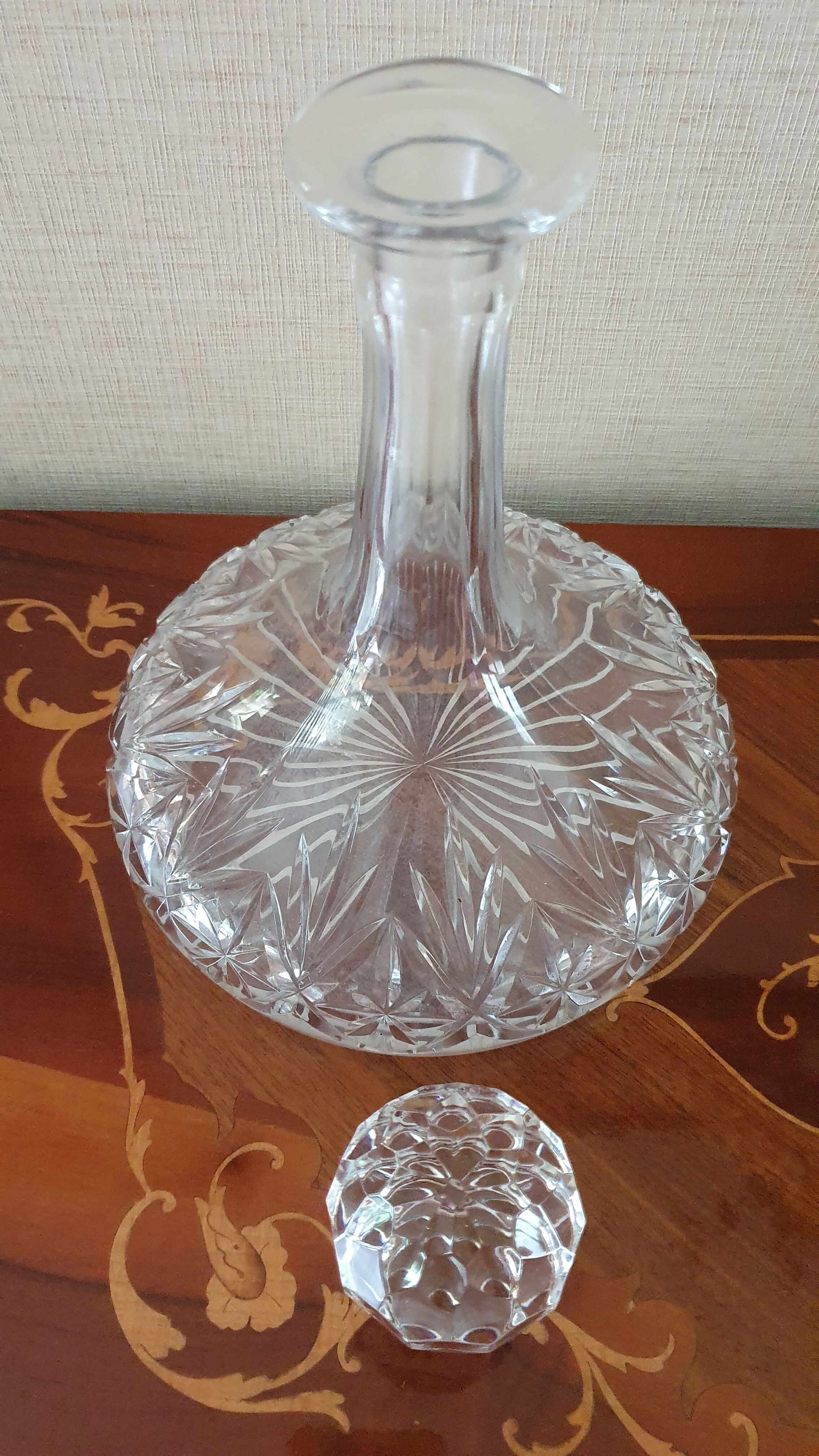 Crystal decanter