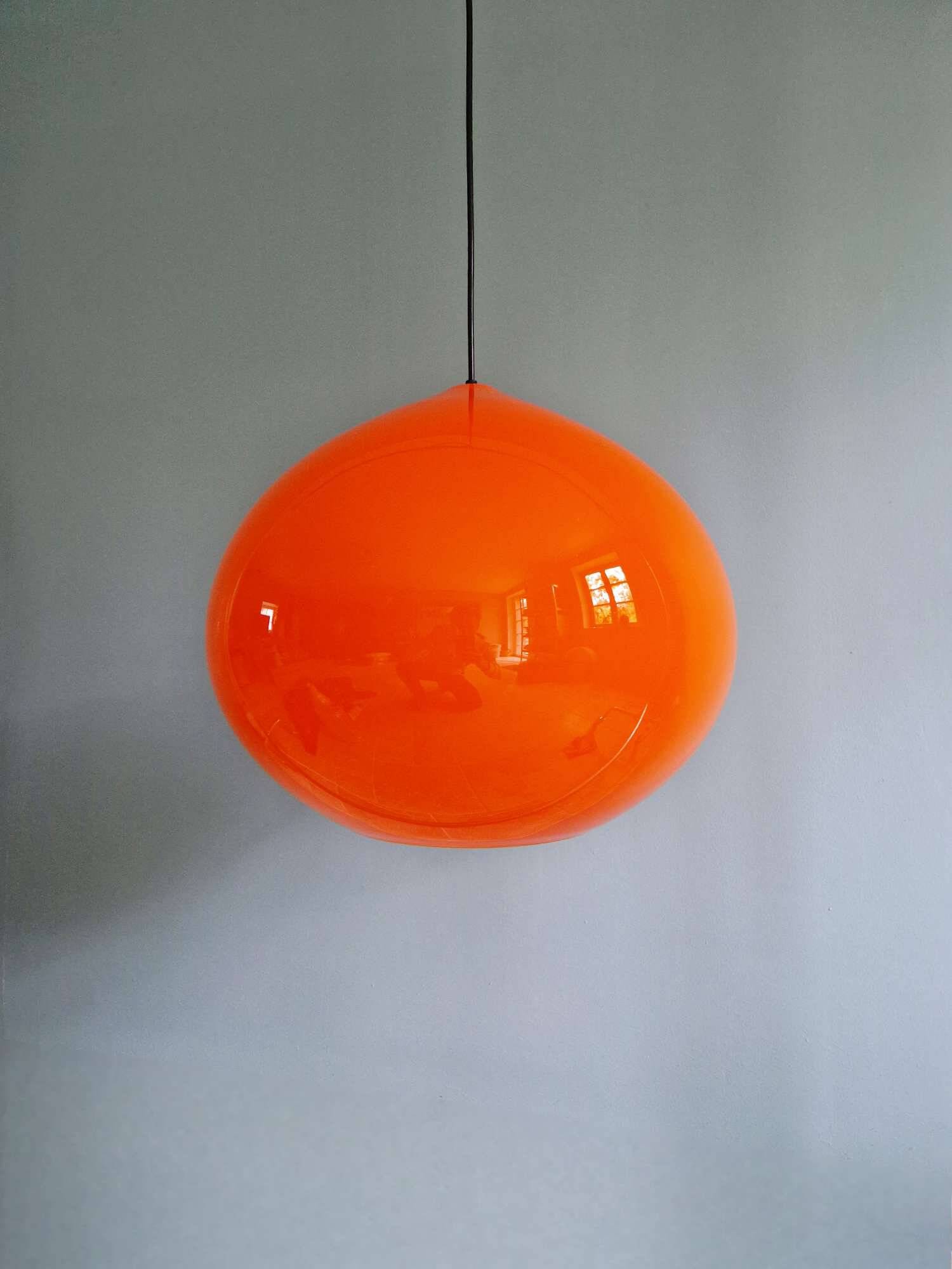 XXL onion pendant light in orange opaline, design Alessandro Pianon, Vistosi, 1960