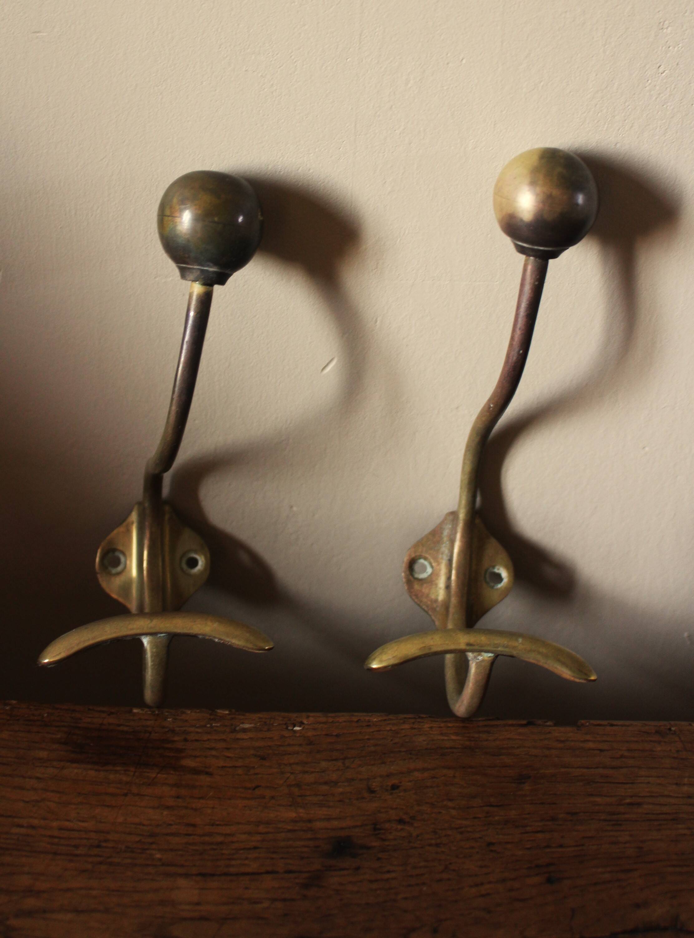 Set of 2 double coat hooks in brass