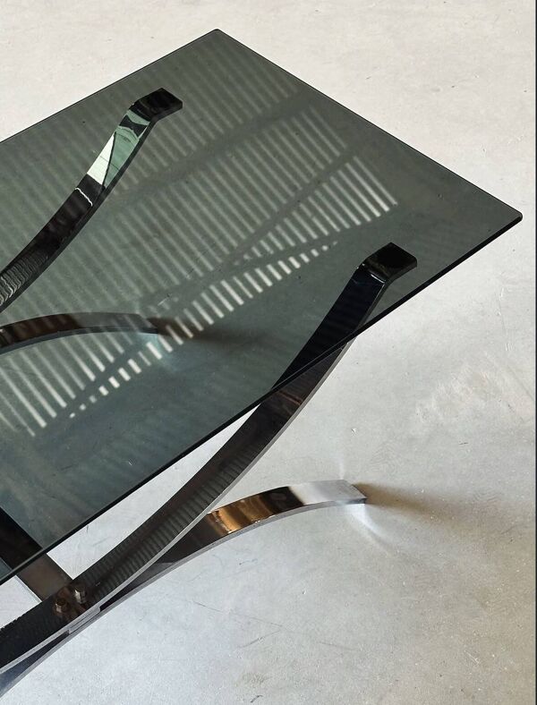 Table basse vintage — verre fumé & chrome
