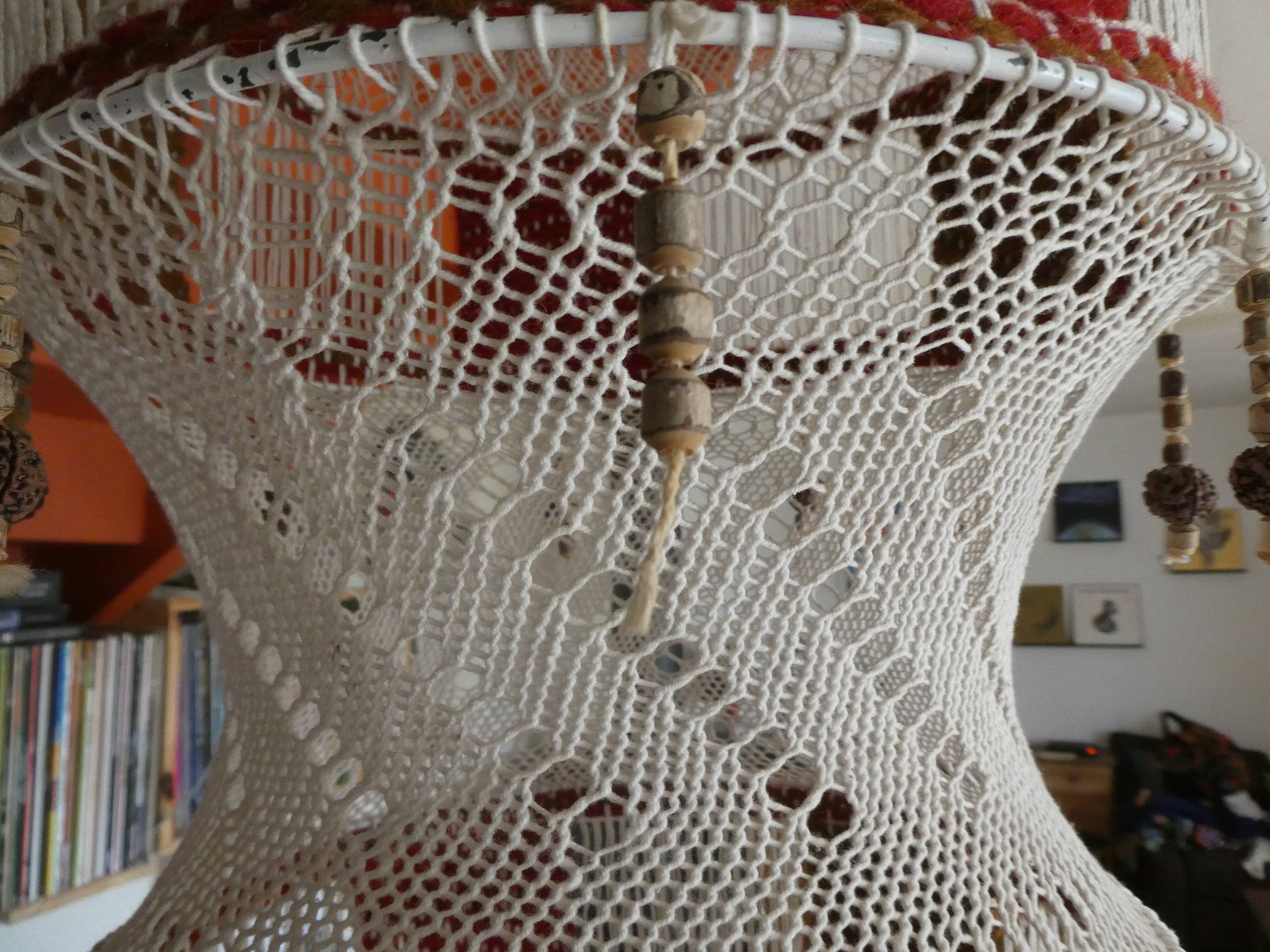 Large vintage macramé pendant lamp in cotton thread and wool, 120 cm.