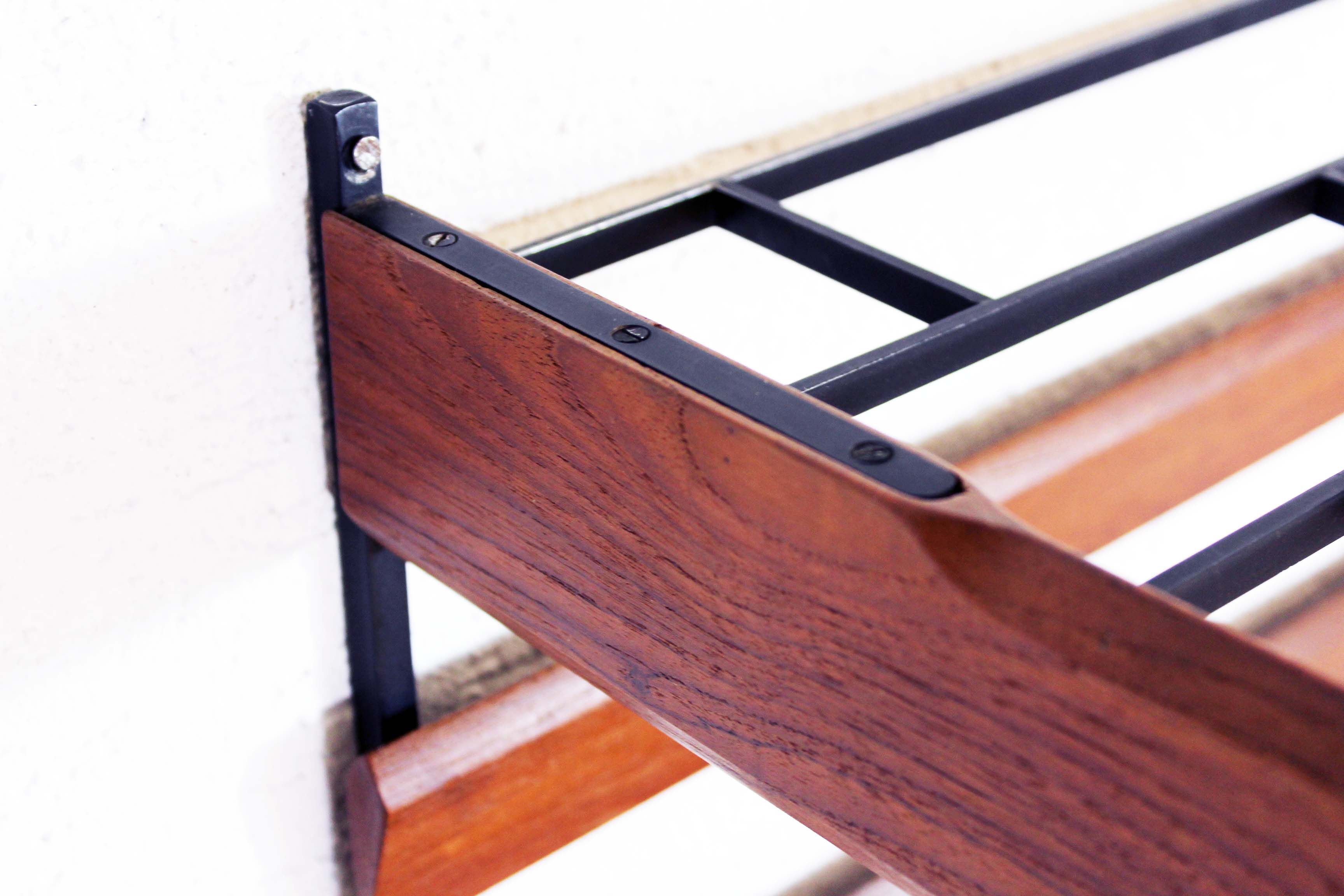 Superb jacket with a removable hooks door