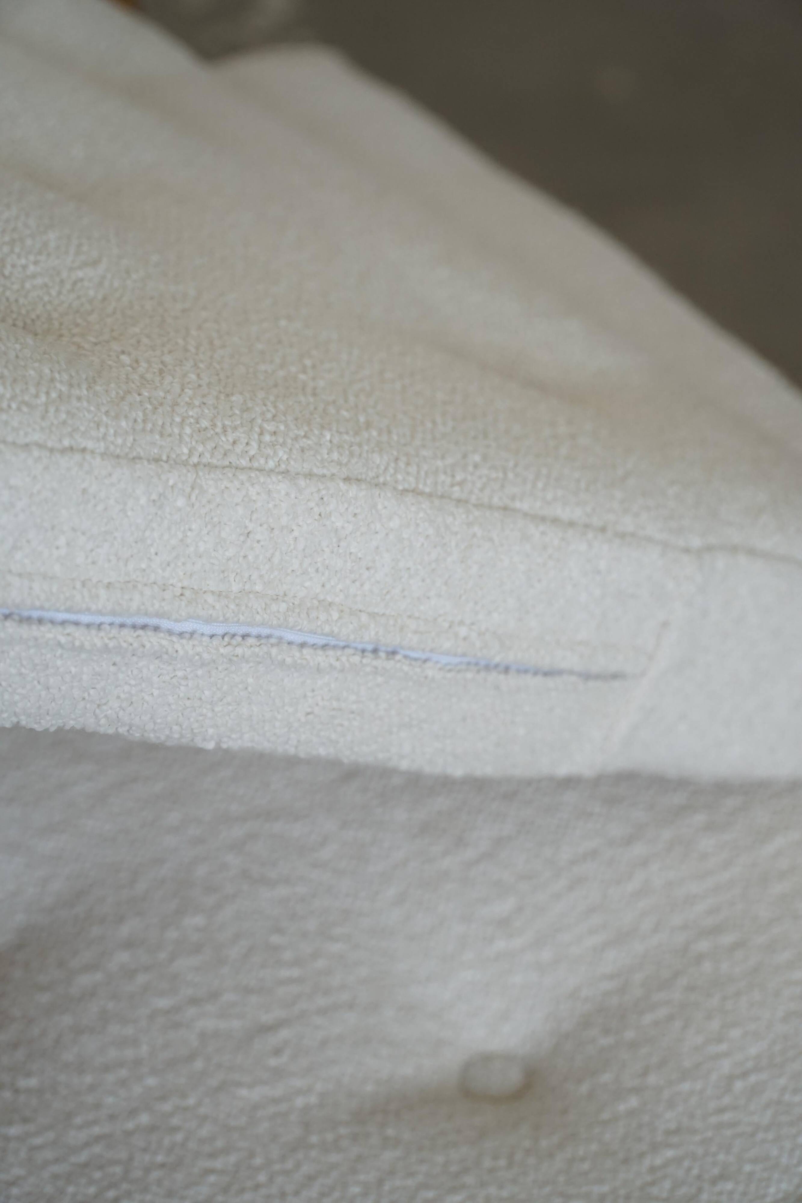 Two-seater canapé Arne Vodder, model Fd 161, reupholstered in boucle, 1950s.