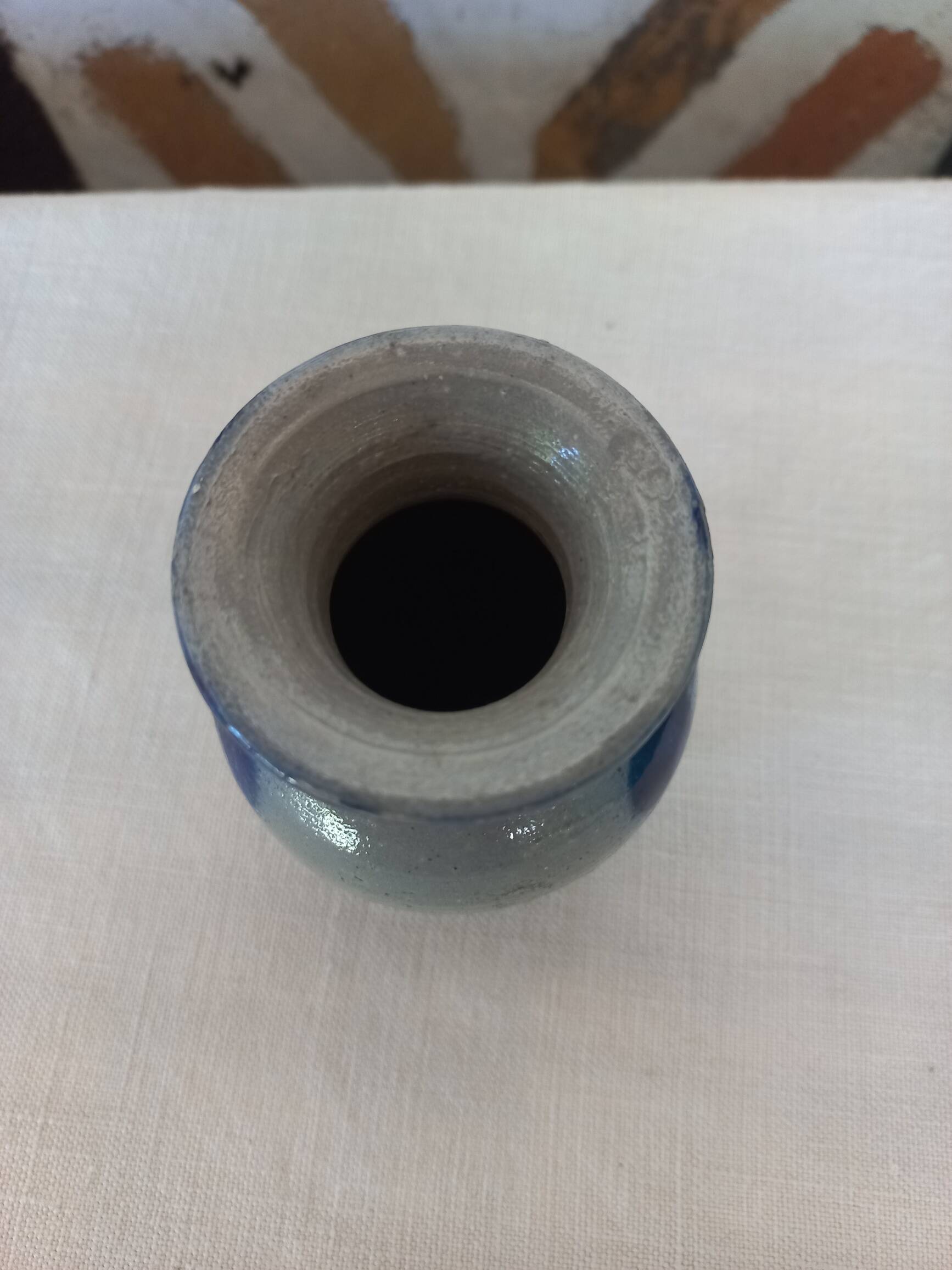 Petit vase terre grise 1970