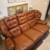 Three-seater Chesterfield sofa