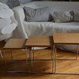 Pull-out table with metal legs