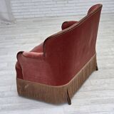 Canapé danois 2 places des années 1930, velours d'ameublement rose saumon, bois de frêne.