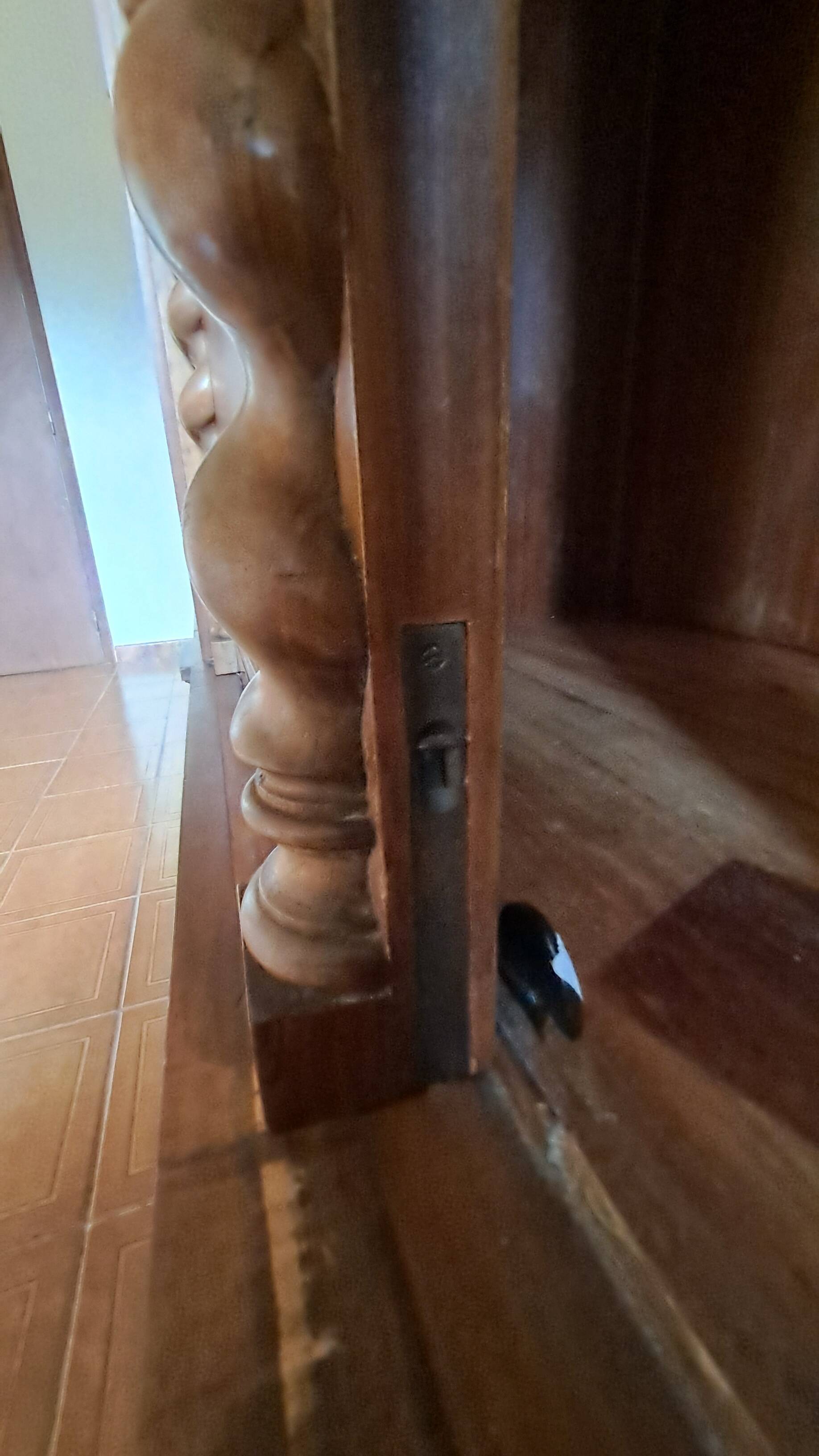 Wardrobe - neo-Renaissance in carved solid wood - possible lot sale