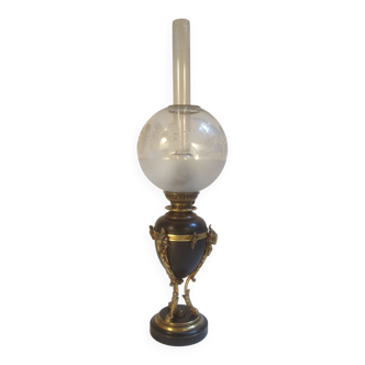 Oil lamp with engraved globe in Napoleon III style