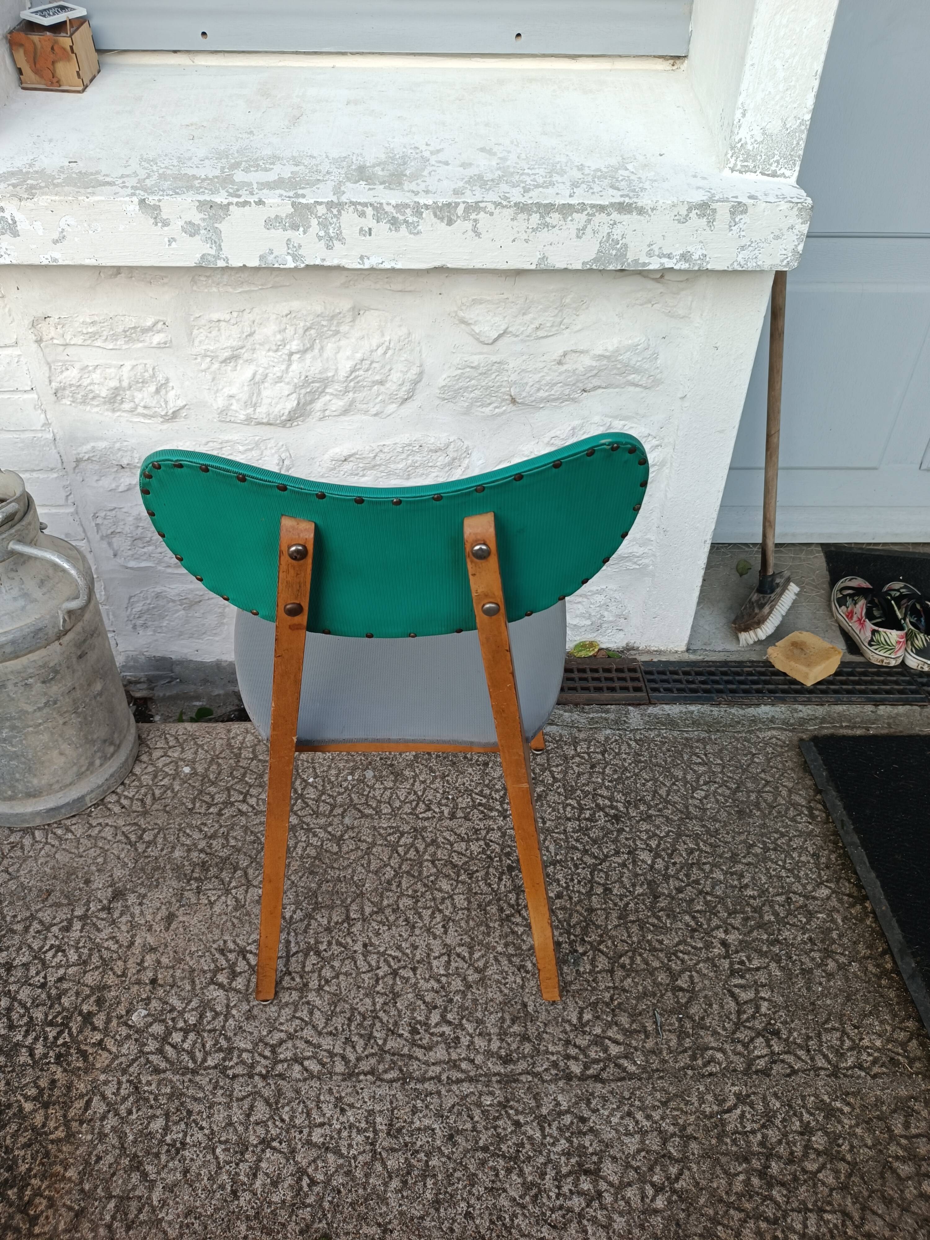 Set of 6 compass leg chairs – colored seats