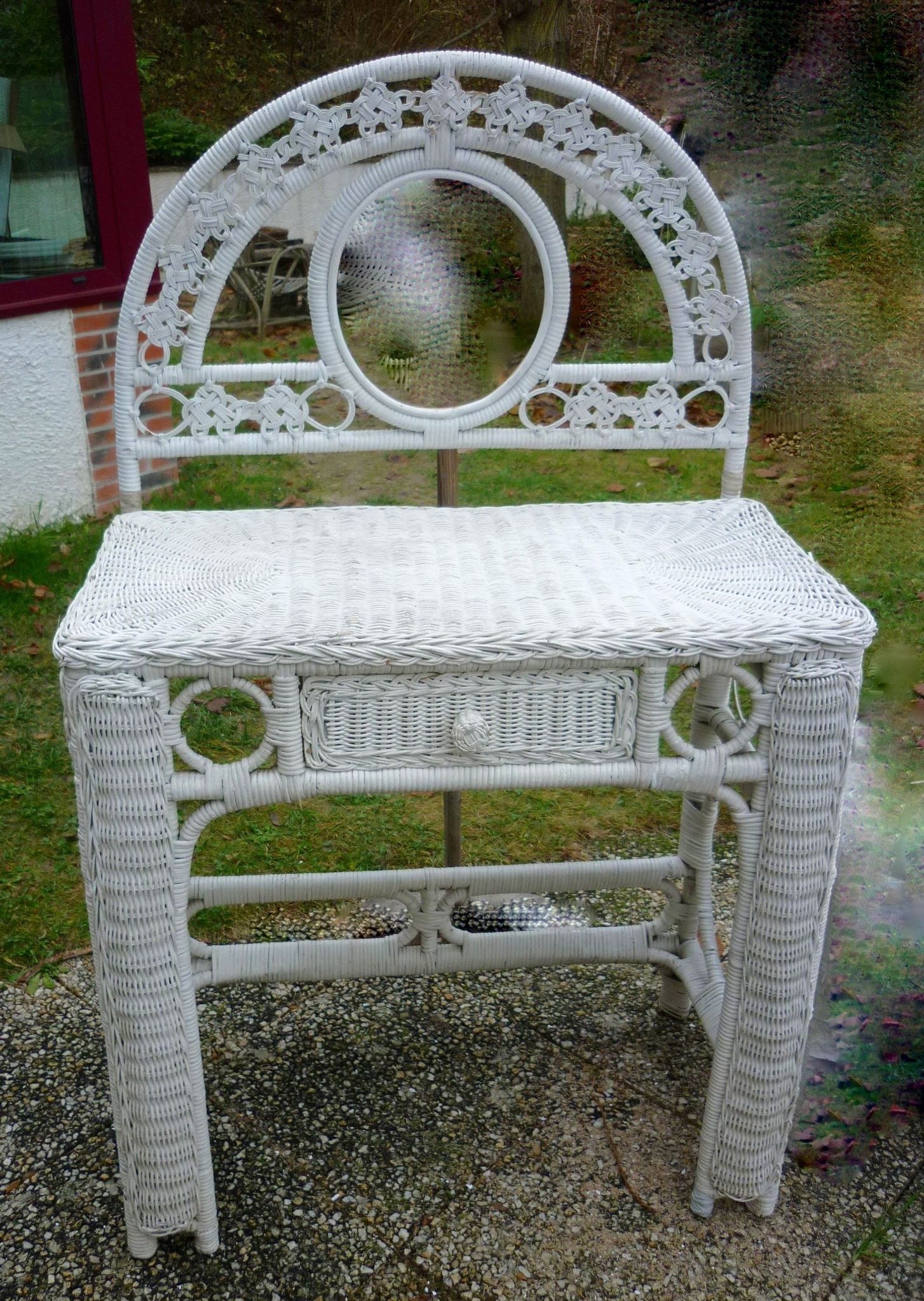 Coiffeuse en rotin blanc vintage années 60-70