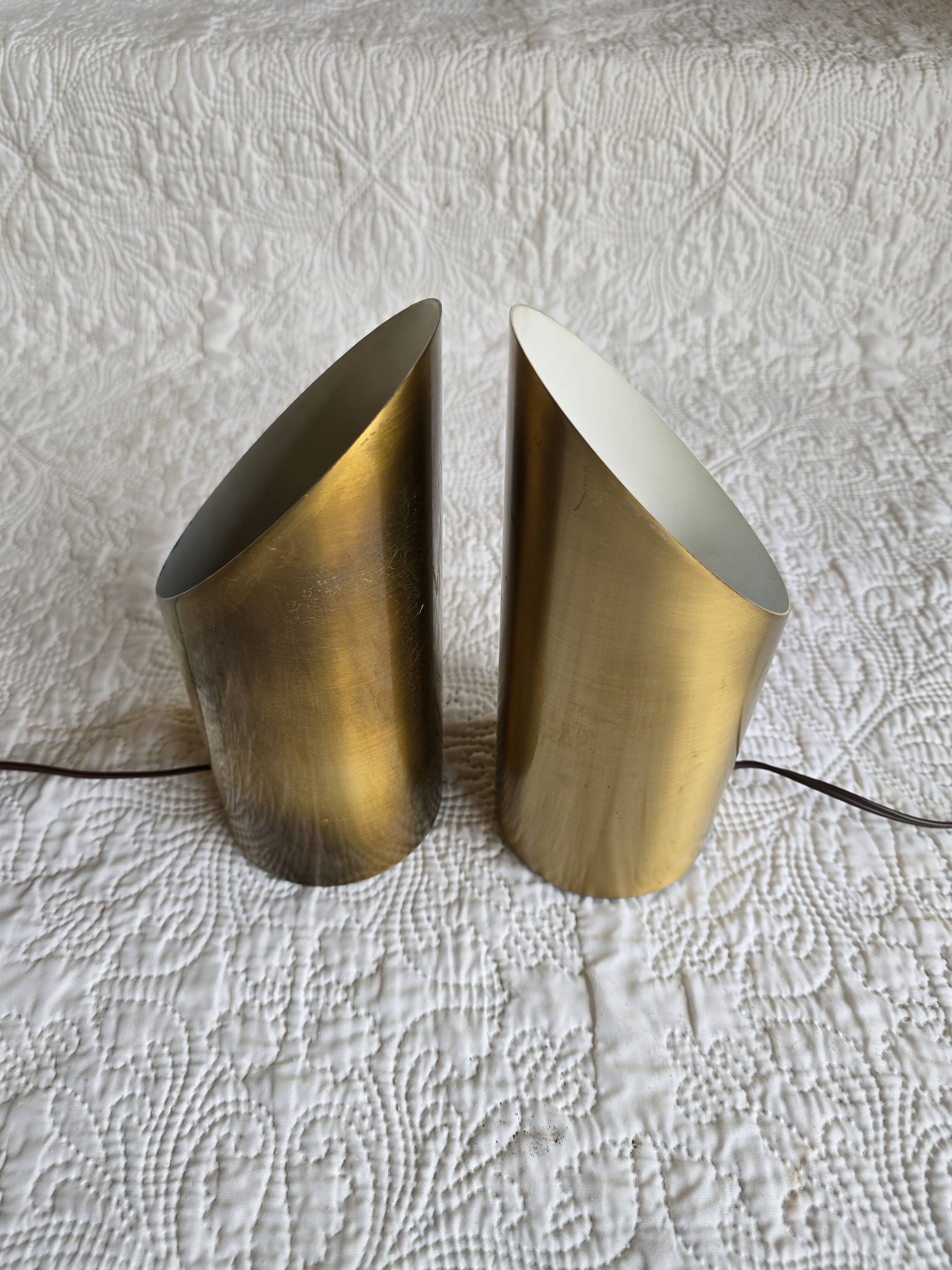 Pair of lamps signed by Jean Perzel – cylindrical with an oblique opening.